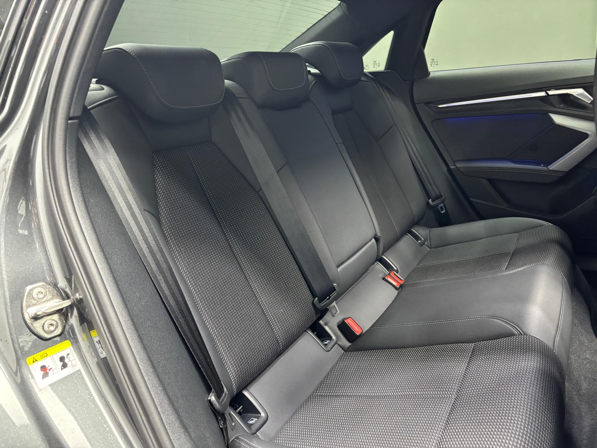 listing desktop thumbnail image 18