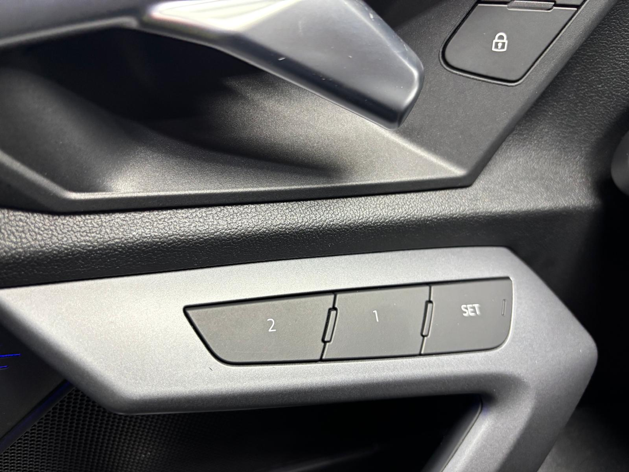 listing desktop thumbnail image 12