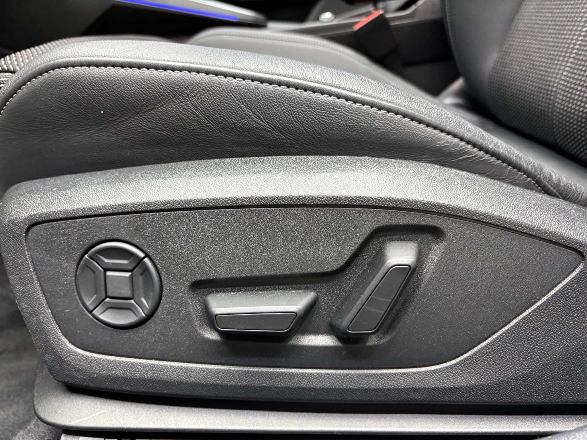 listing desktop thumbnail image 17