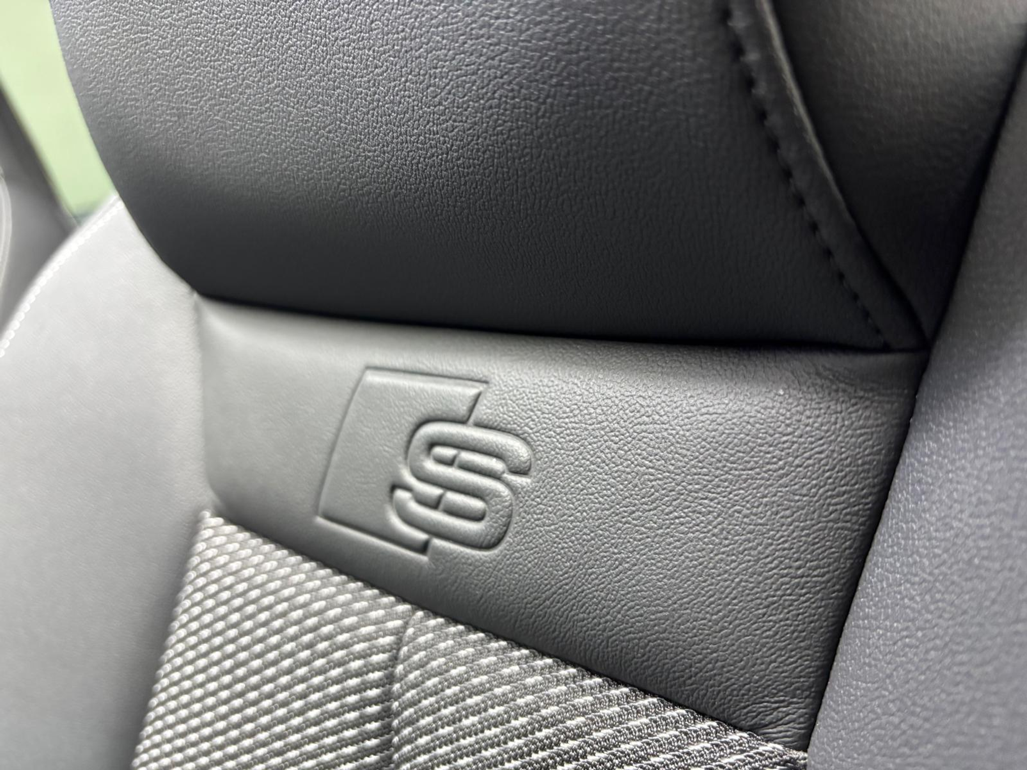 listing desktop thumbnail image 14