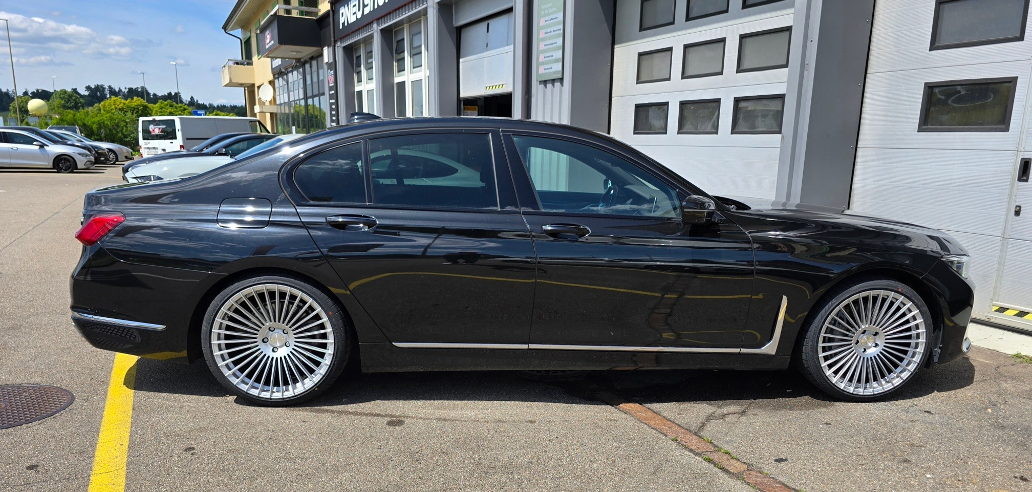 listing desktop thumbnail image 7