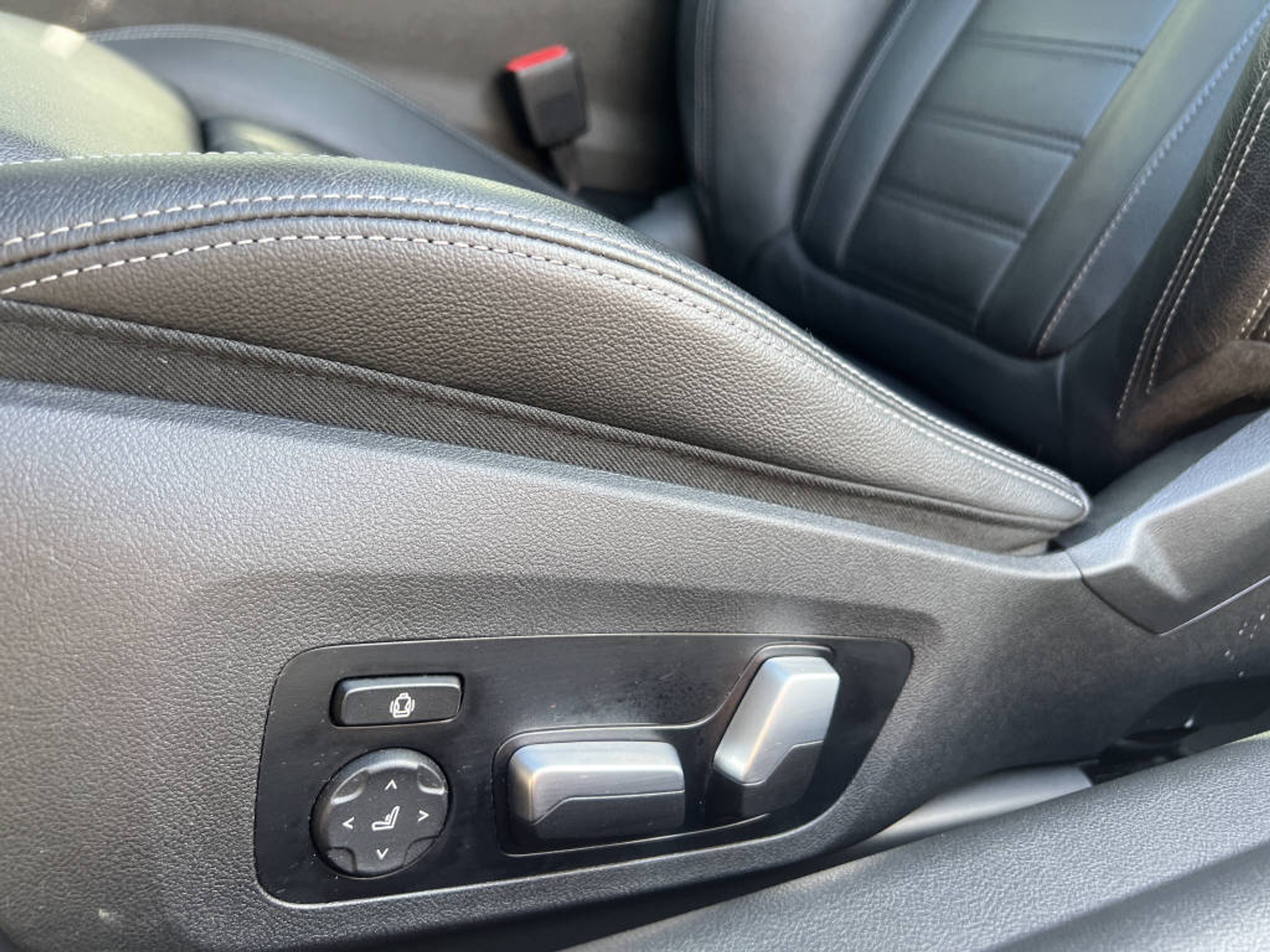 listing desktop thumbnail image 14