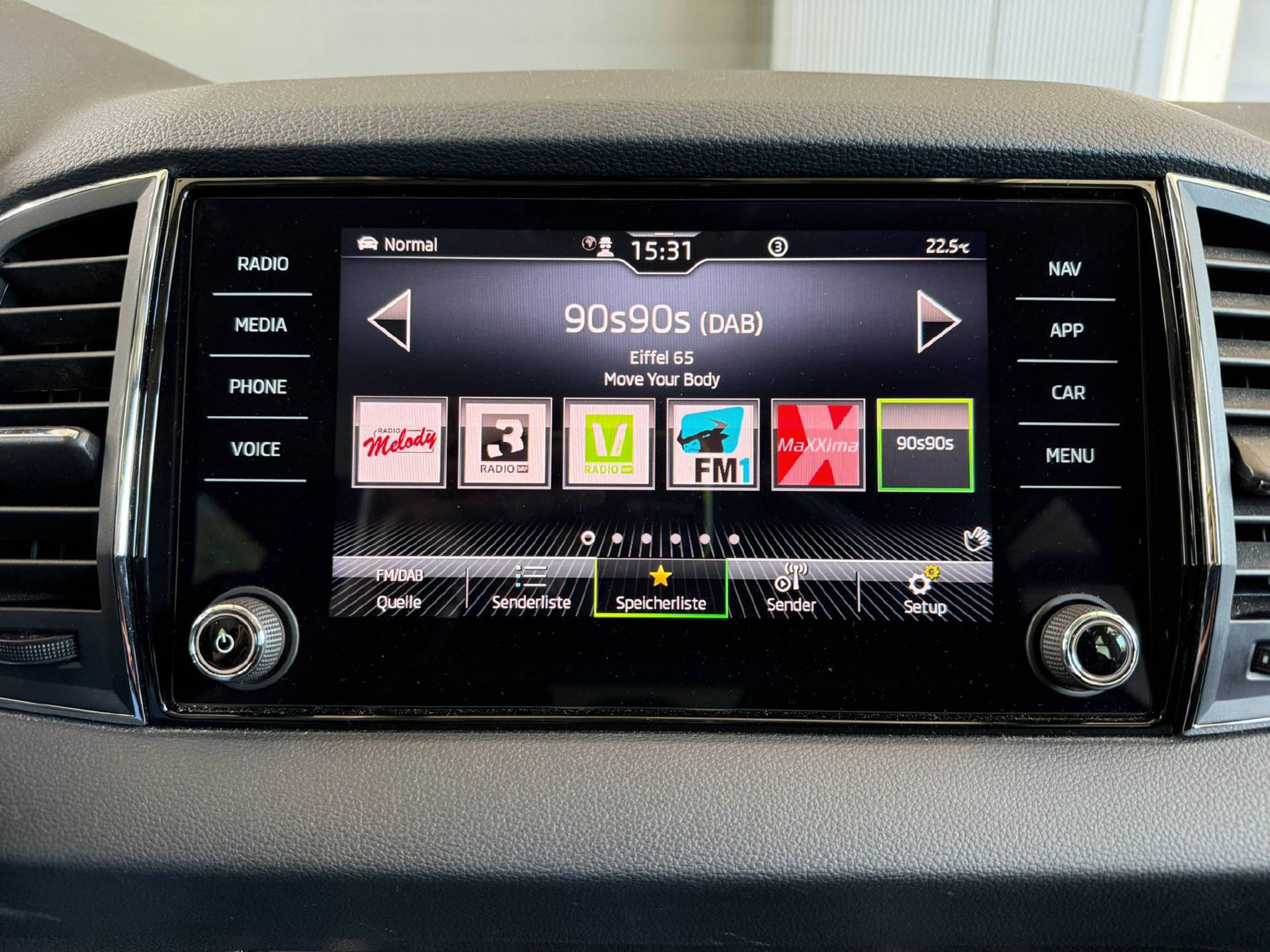 listing desktop thumbnail image 14