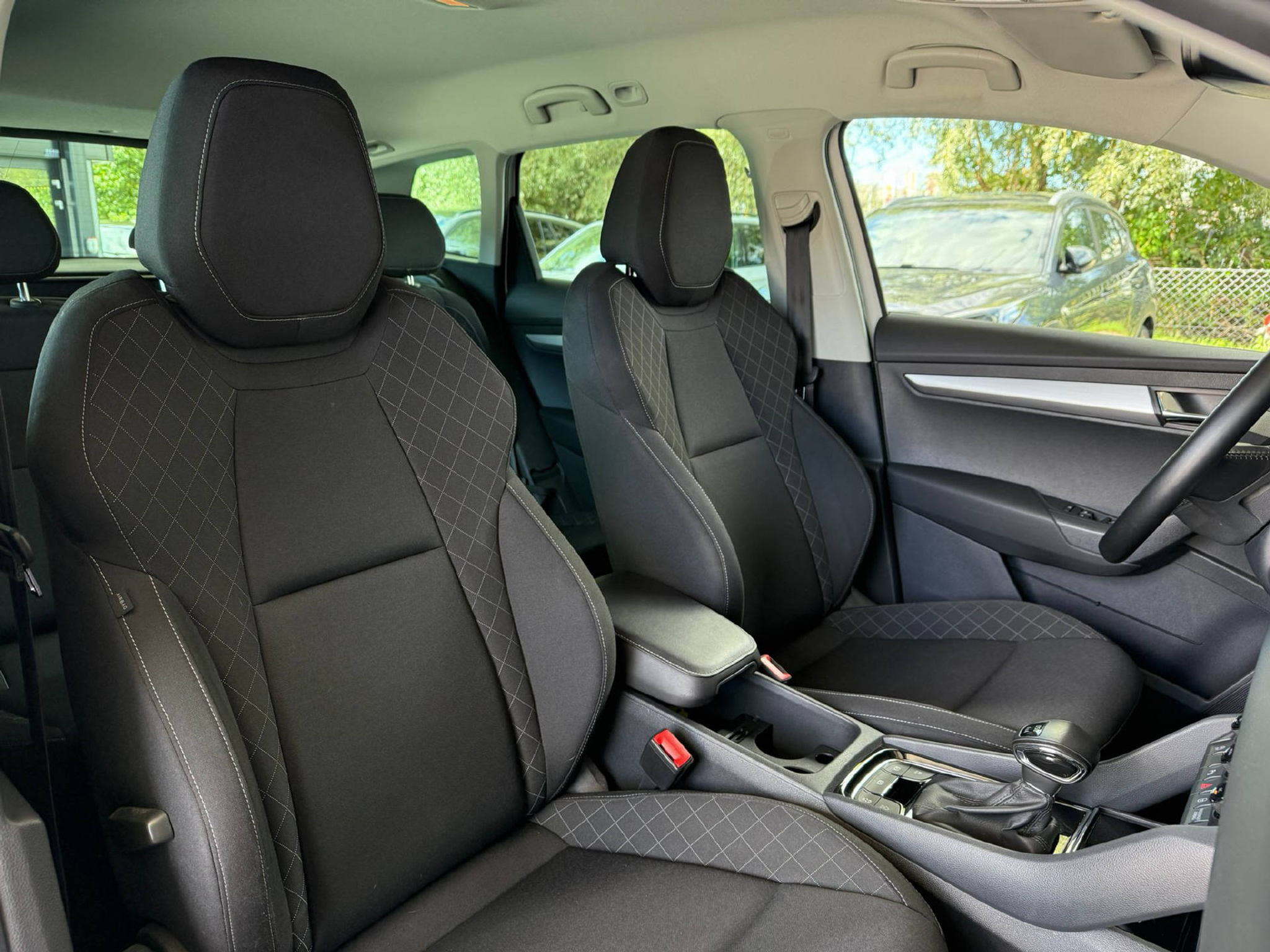 listing desktop thumbnail image 7