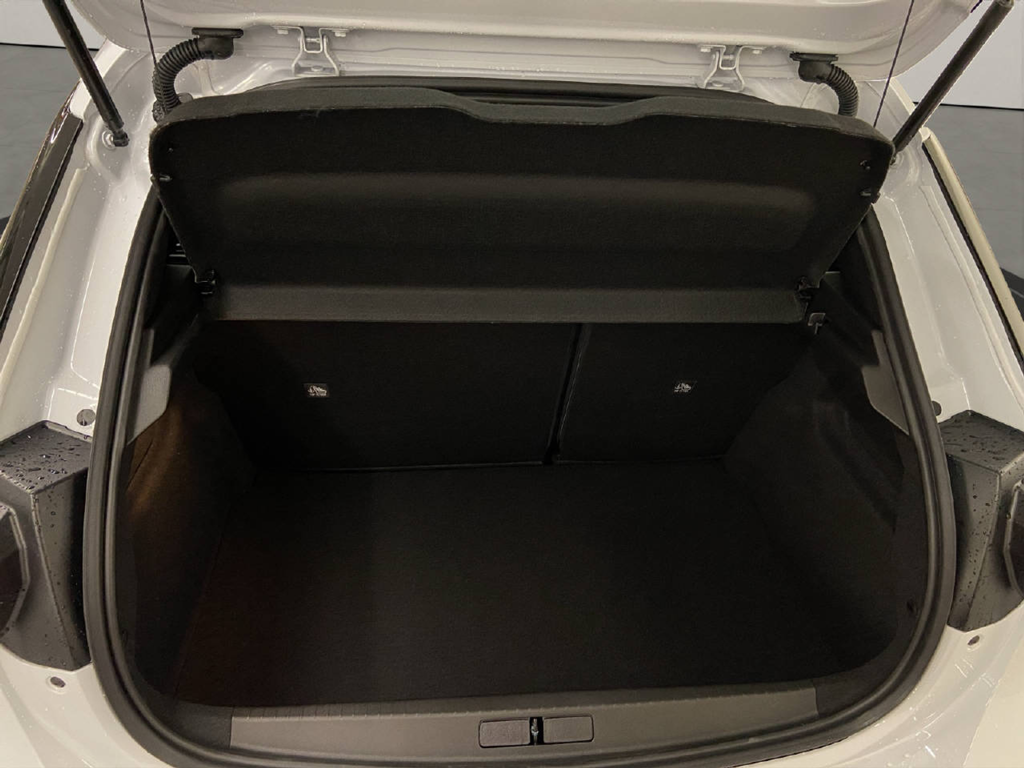 listing desktop thumbnail image 12