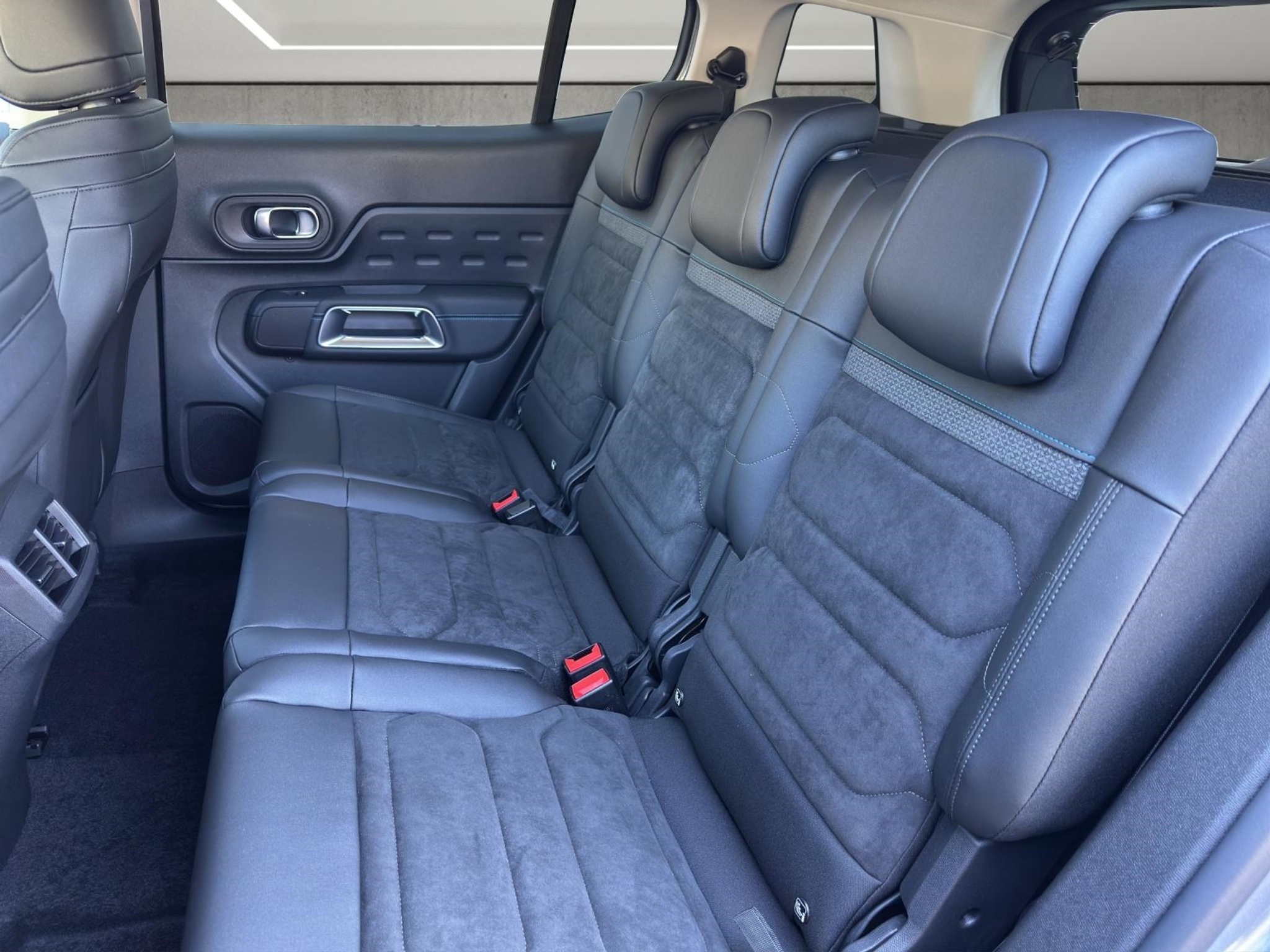 listing desktop thumbnail image 14