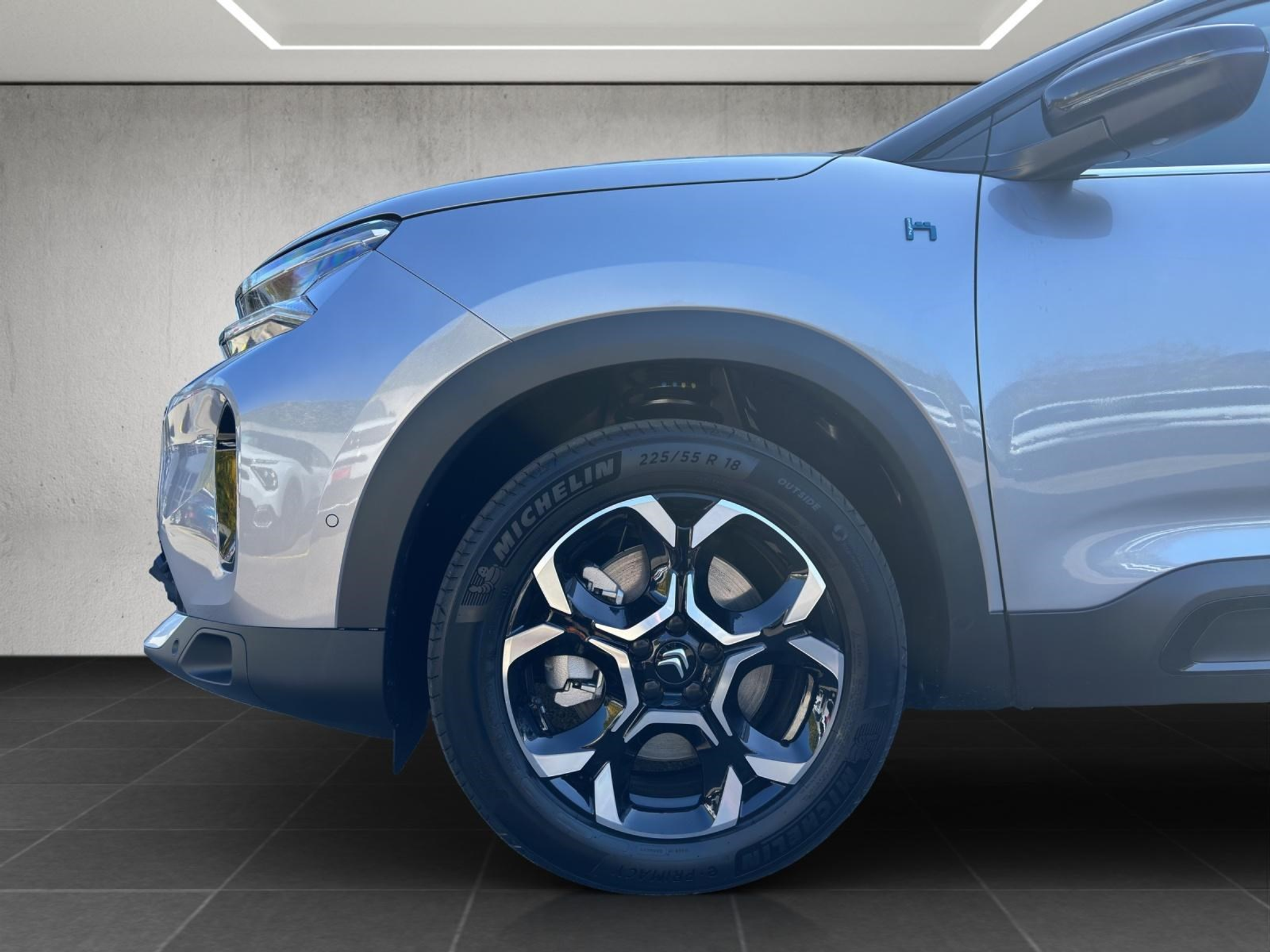 listing desktop thumbnail image 16