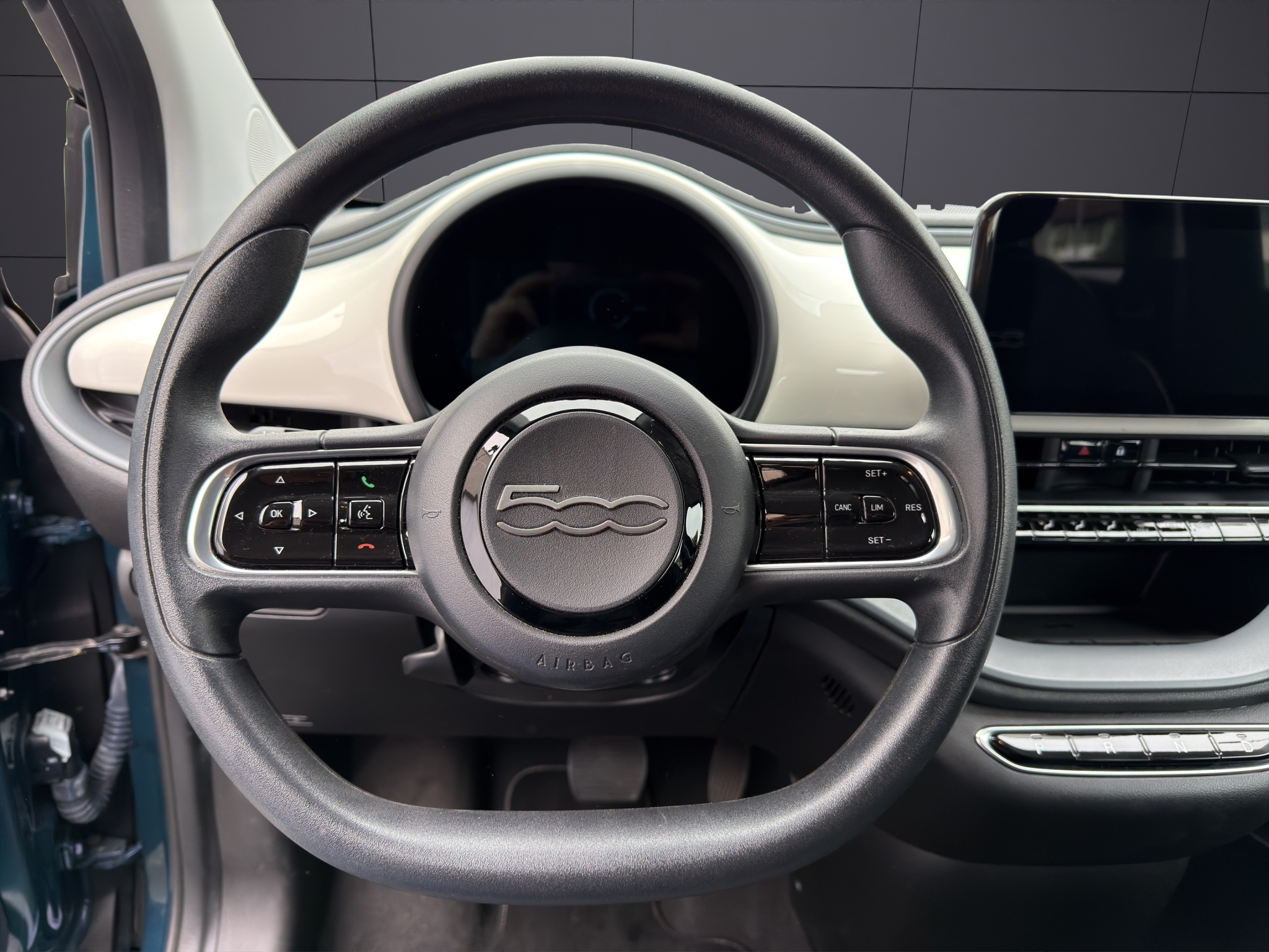 listing desktop thumbnail image 8