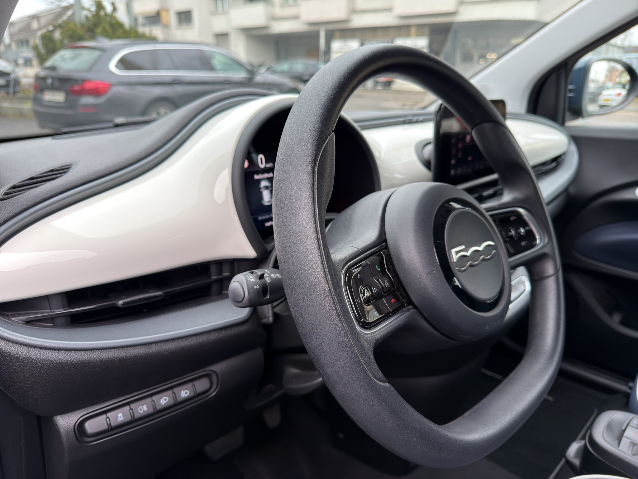 listing desktop thumbnail image 9