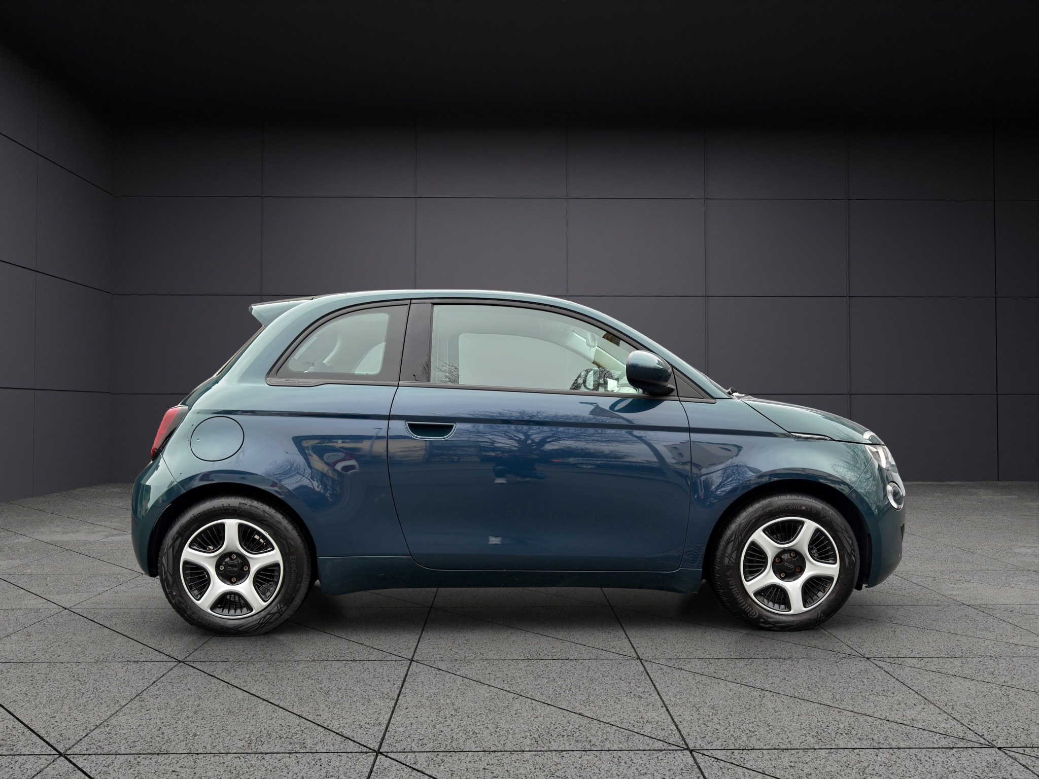 listing desktop thumbnail image 1