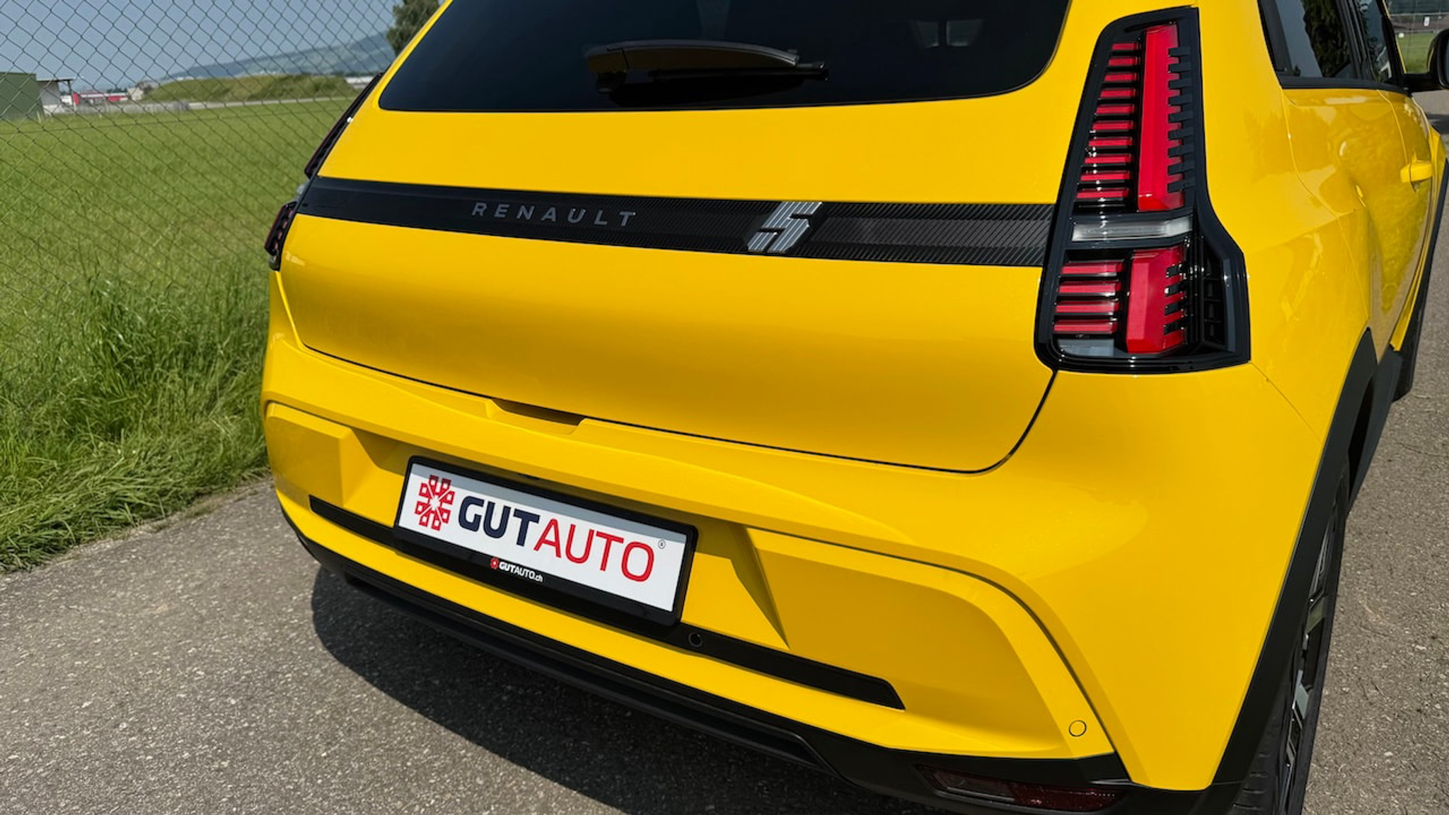 listing desktop thumbnail image 12