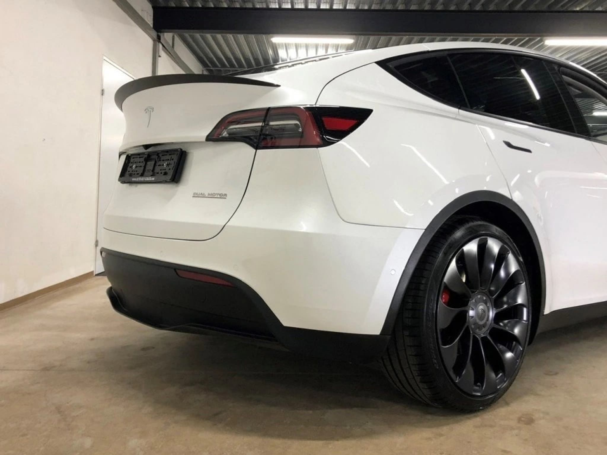 listing desktop thumbnail image 4