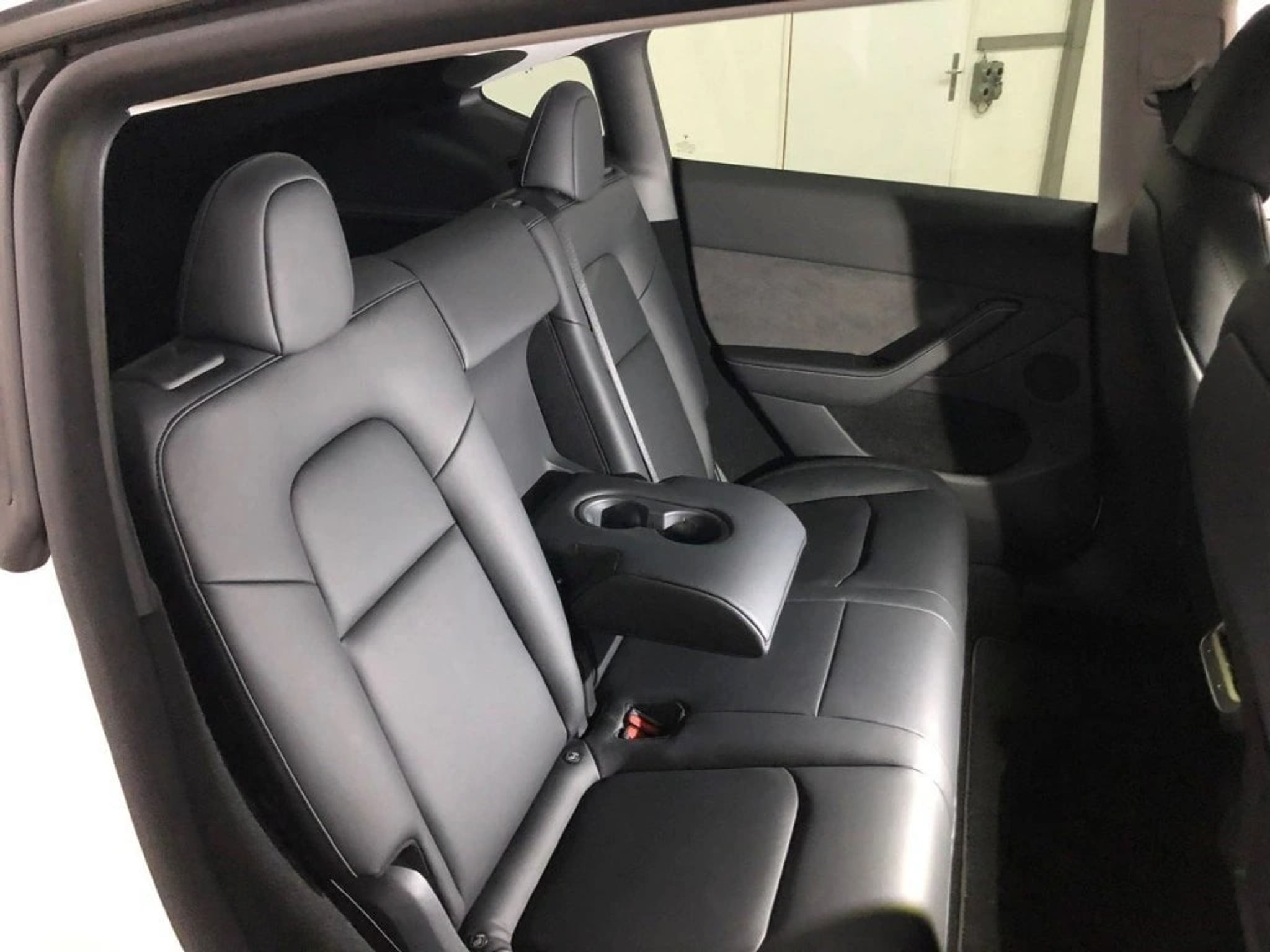 listing desktop thumbnail image 7