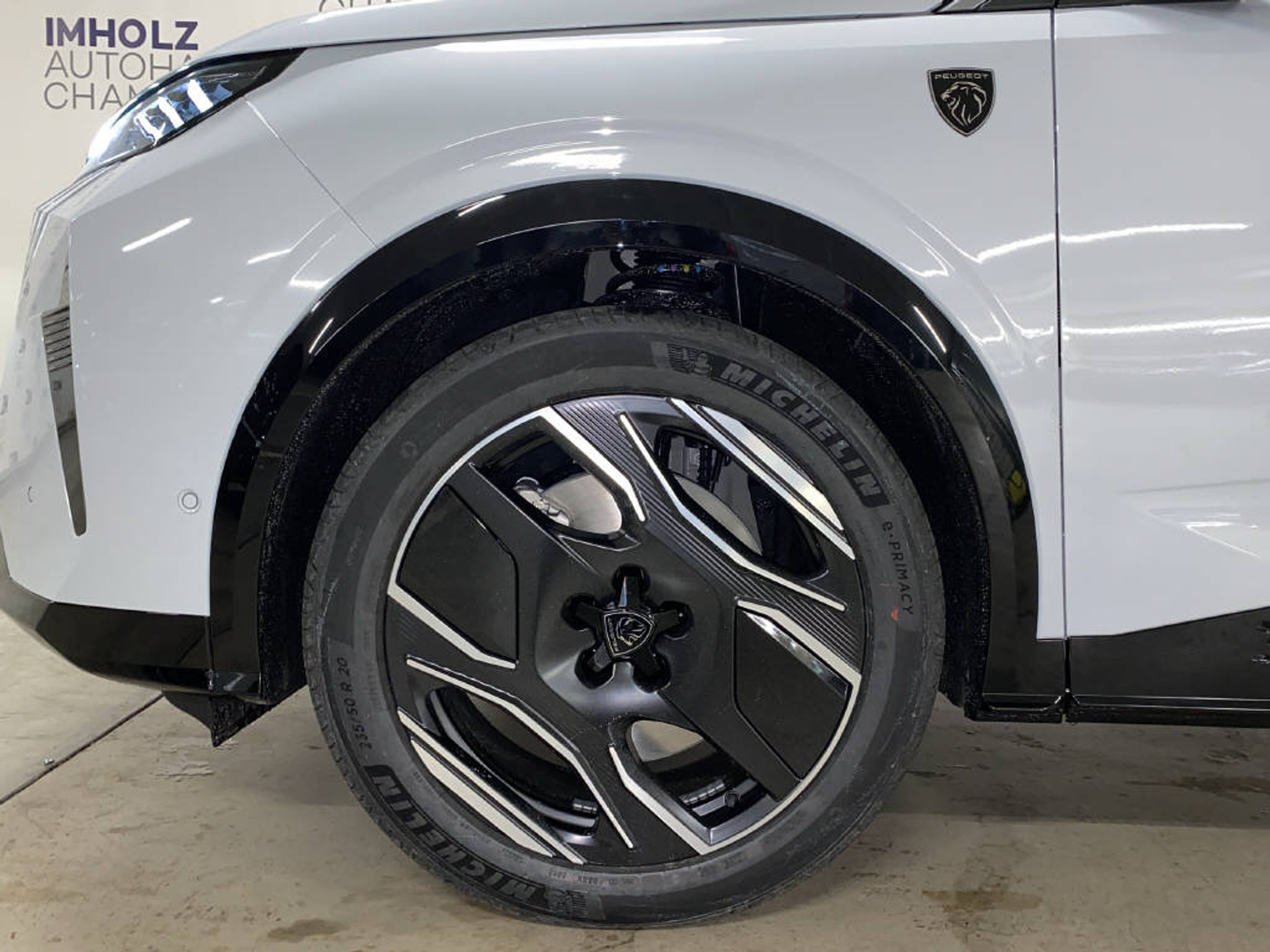 listing desktop thumbnail image 14