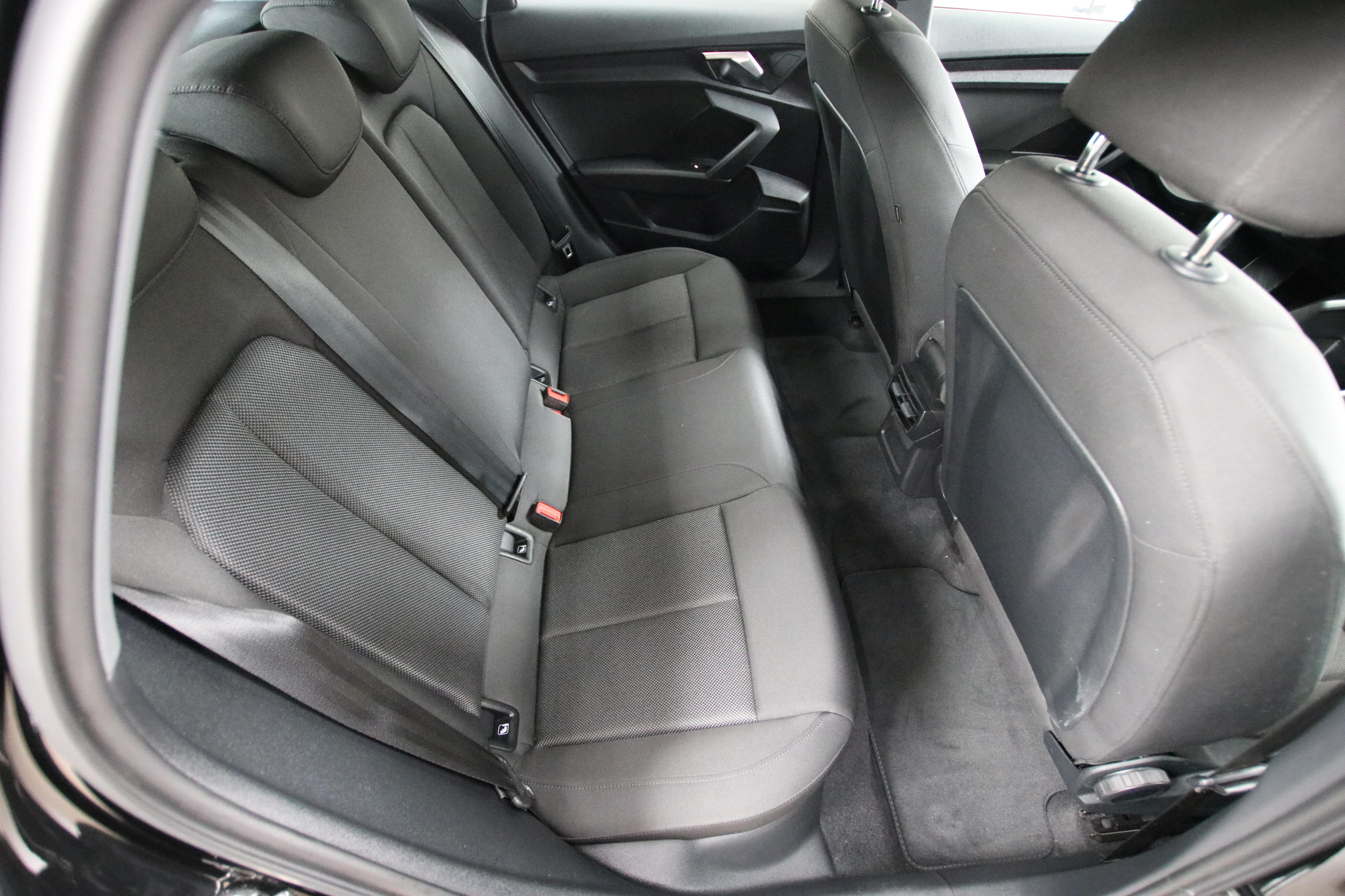 listing desktop thumbnail image 14