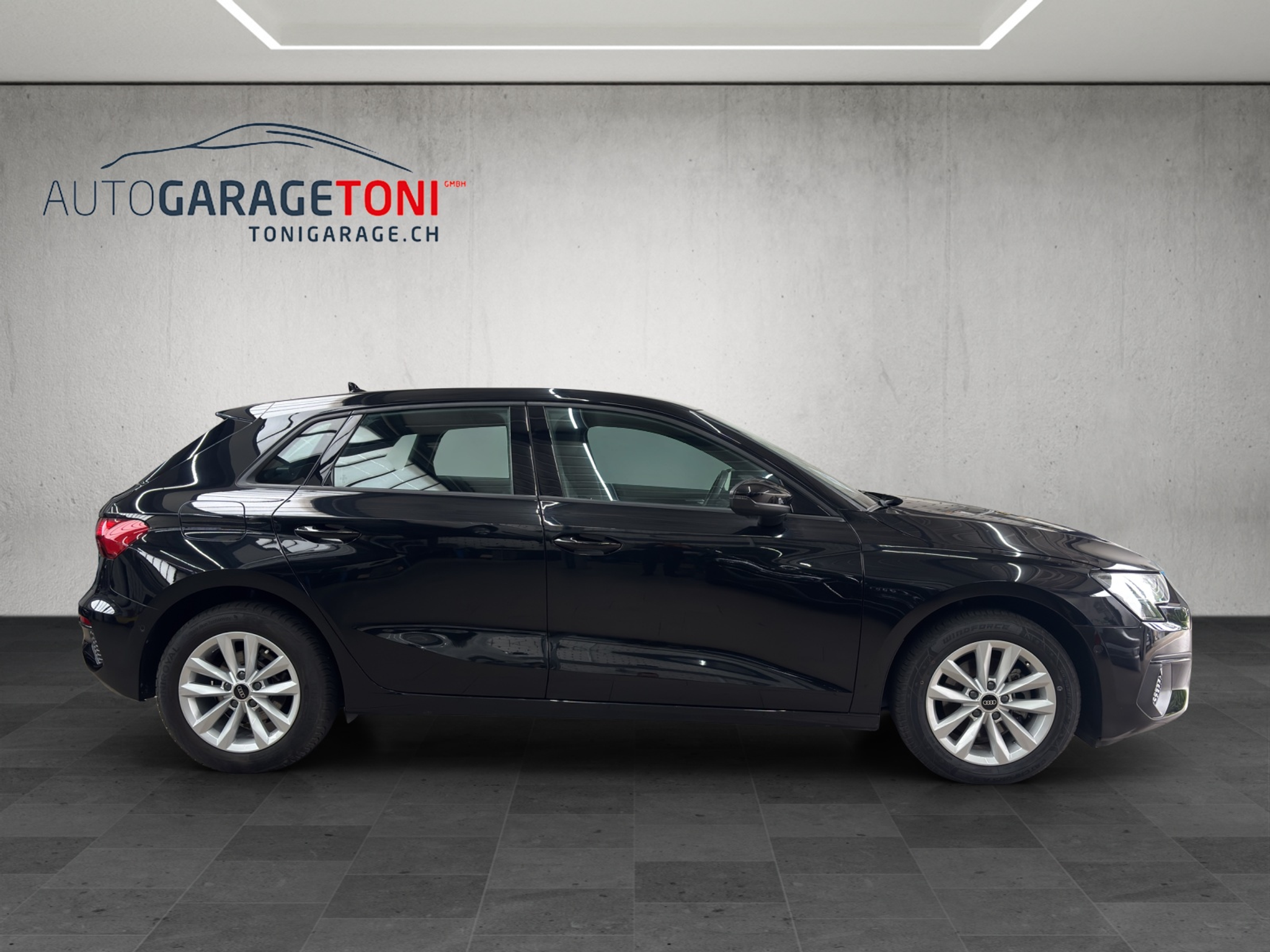 listing desktop thumbnail image 4