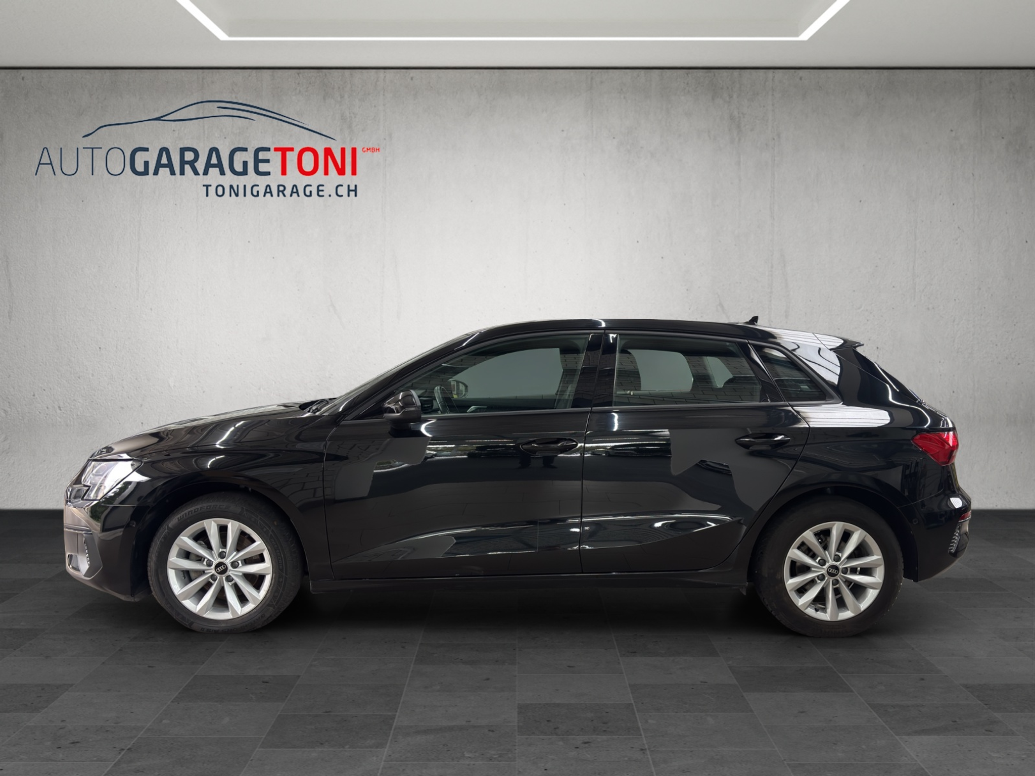 listing desktop thumbnail image 3