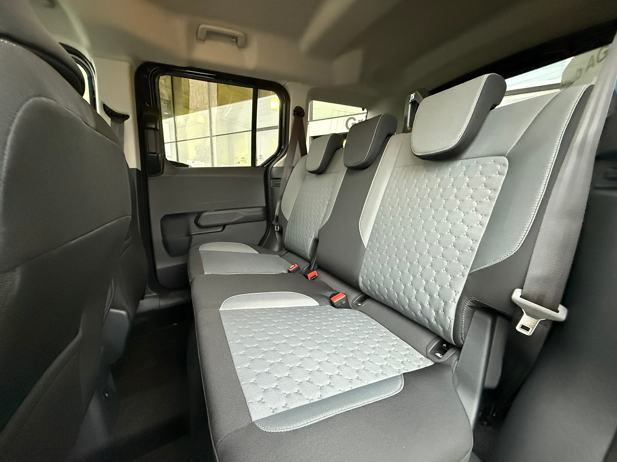 listing desktop thumbnail image 7