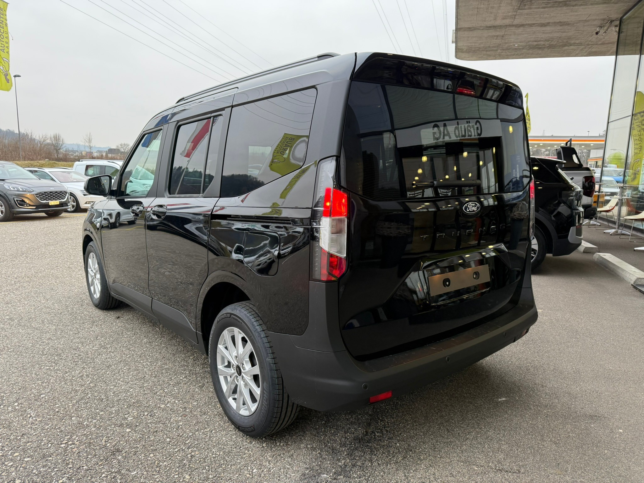 listing desktop thumbnail image 4