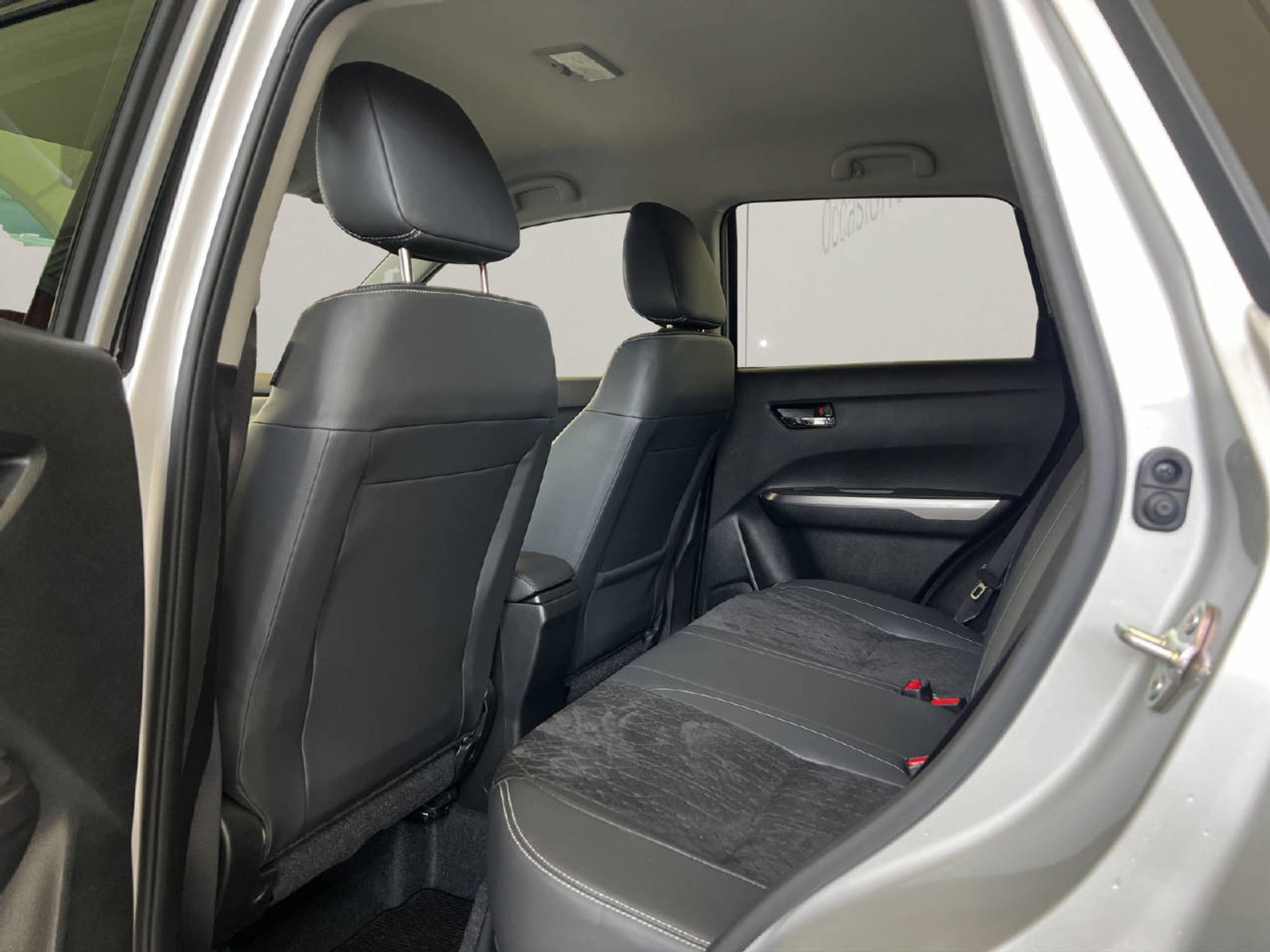 listing desktop thumbnail image 20