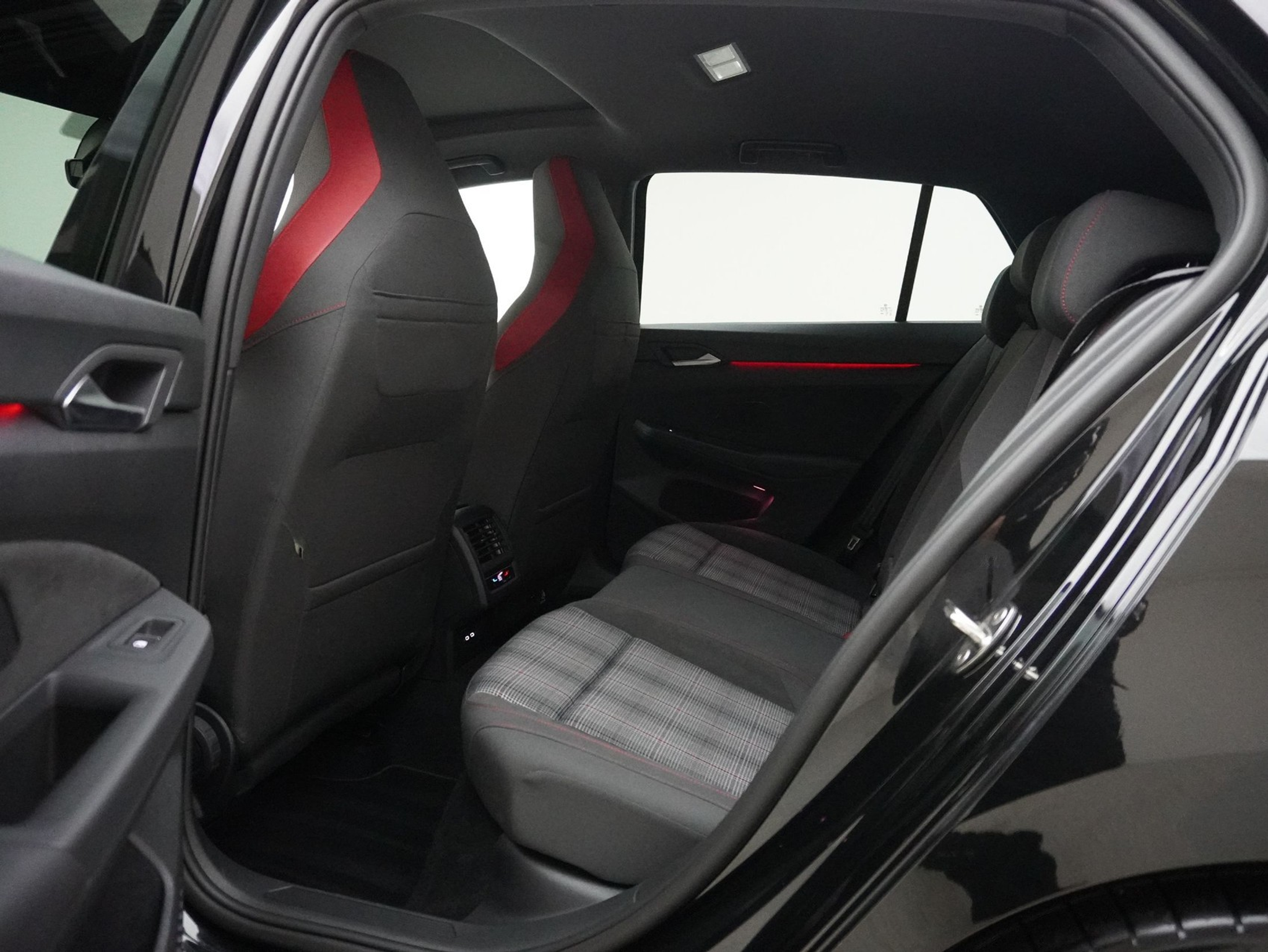 listing desktop thumbnail image 11