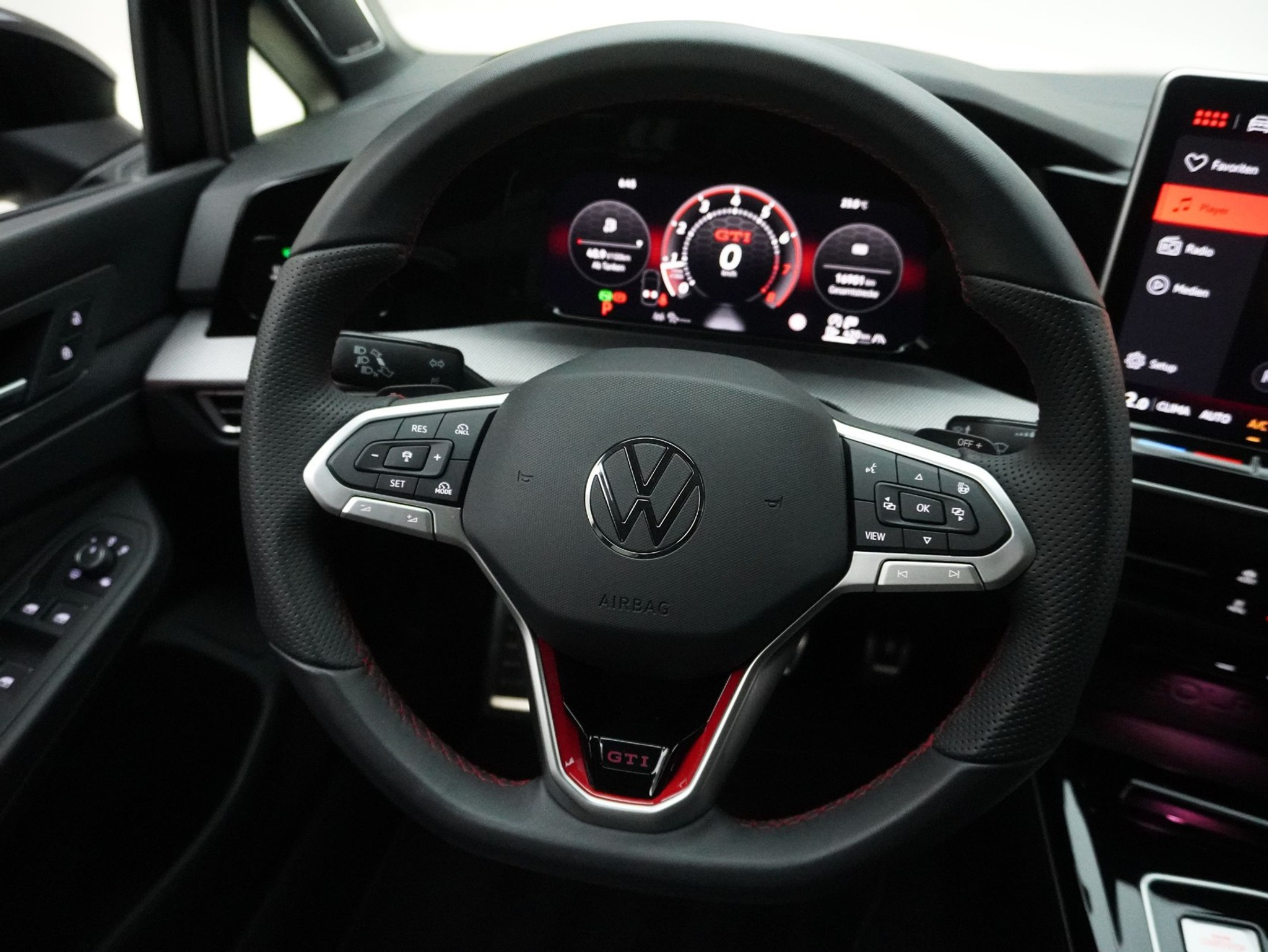 listing desktop thumbnail image 10