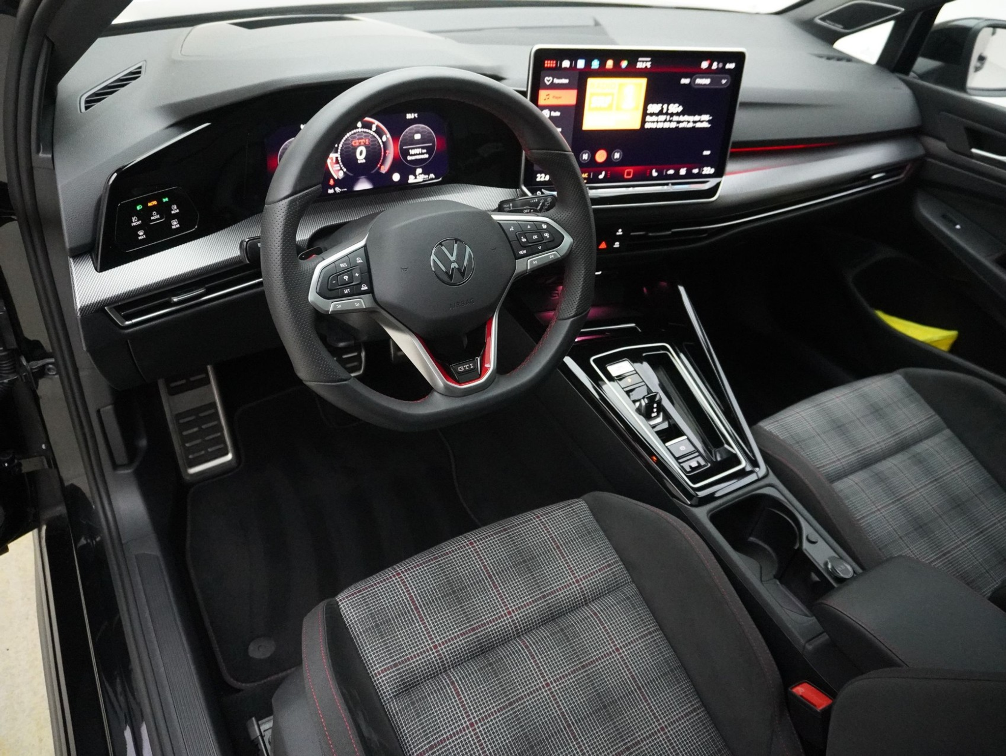 listing desktop thumbnail image 9