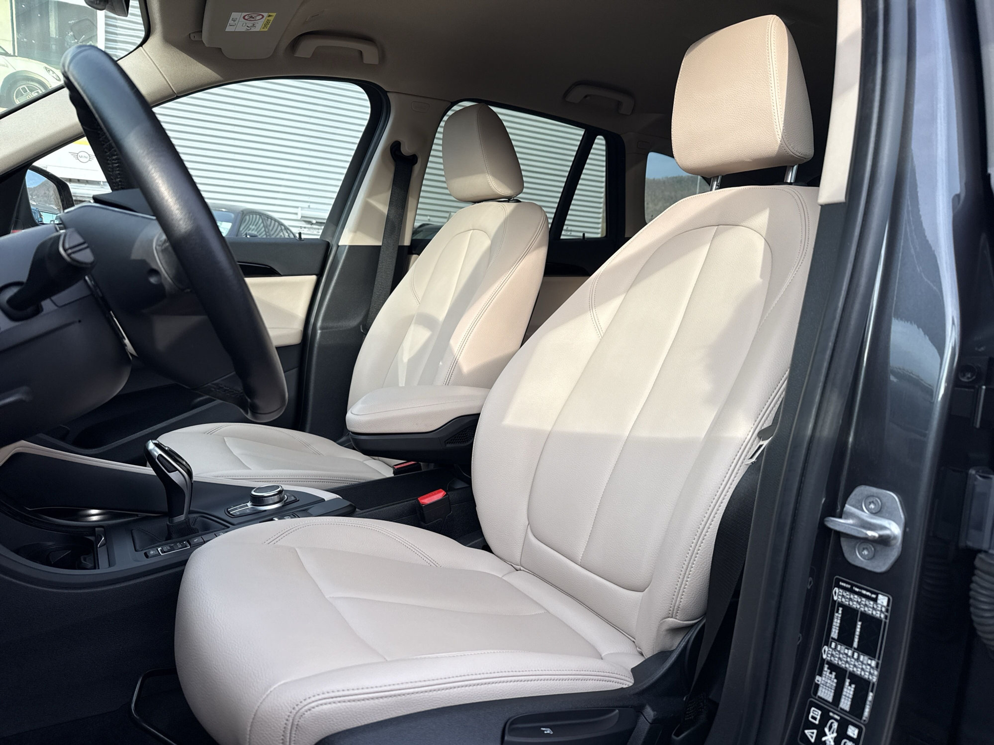 listing desktop thumbnail image 9