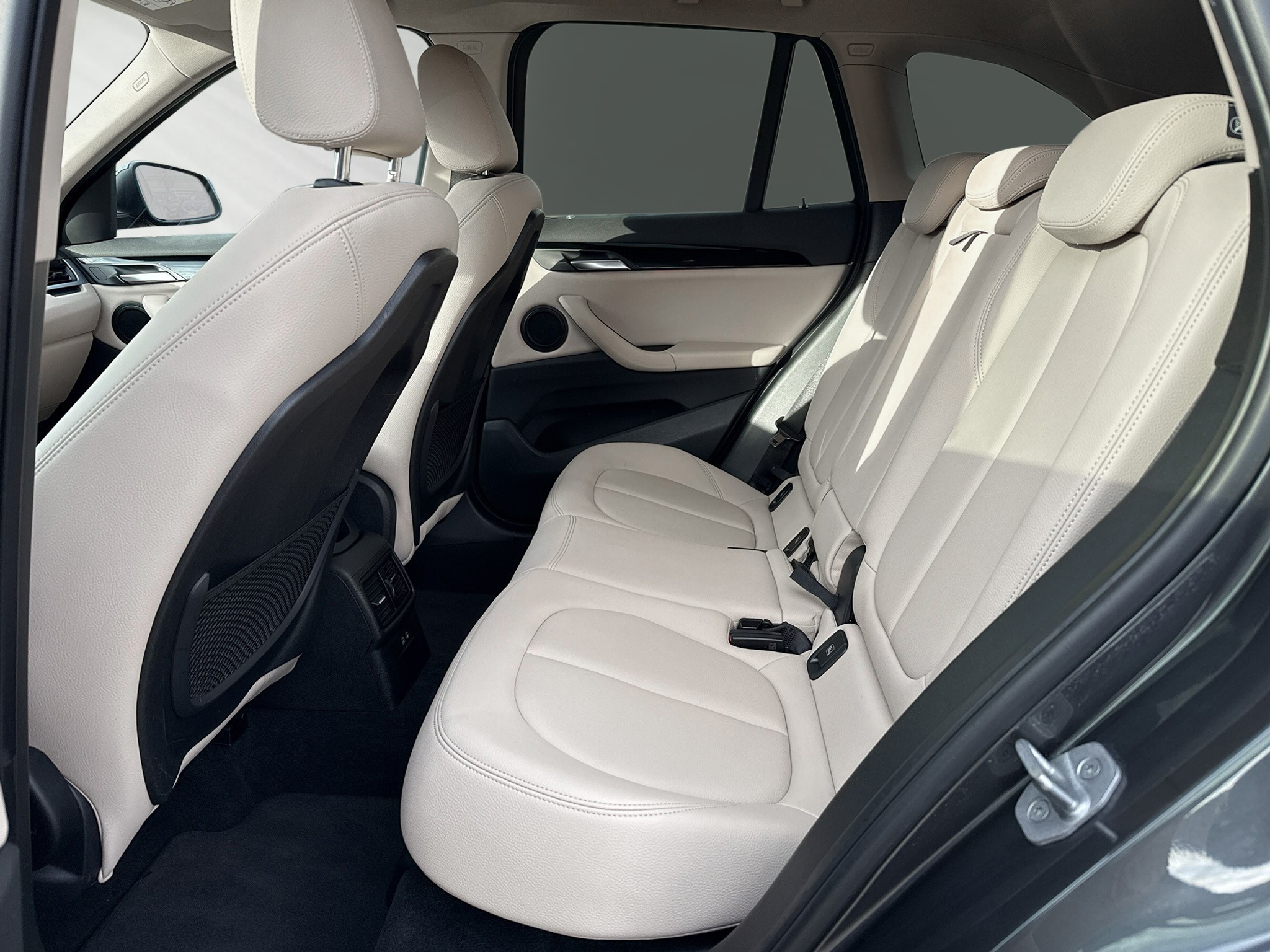 listing desktop thumbnail image 6