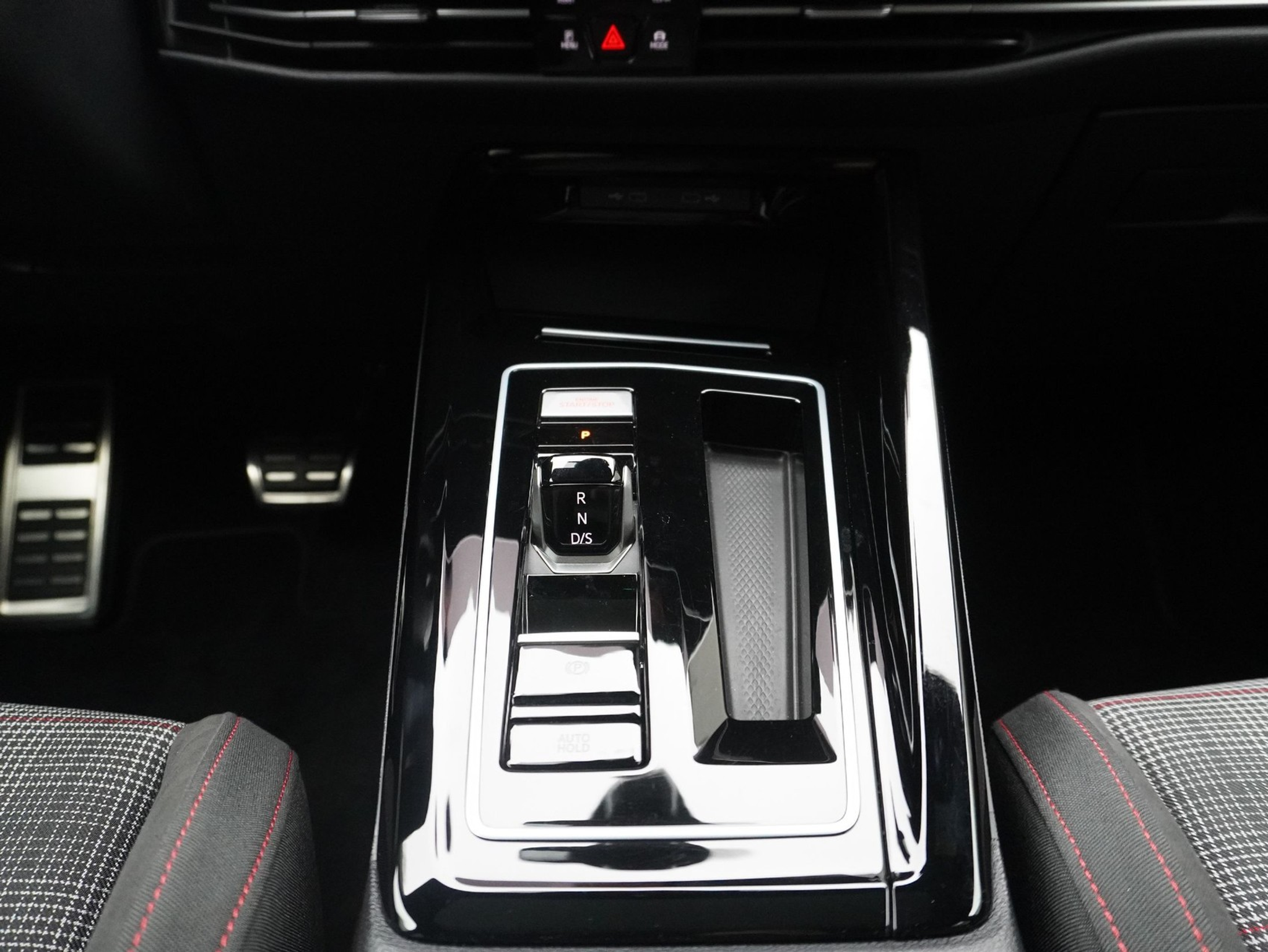 listing desktop thumbnail image 15