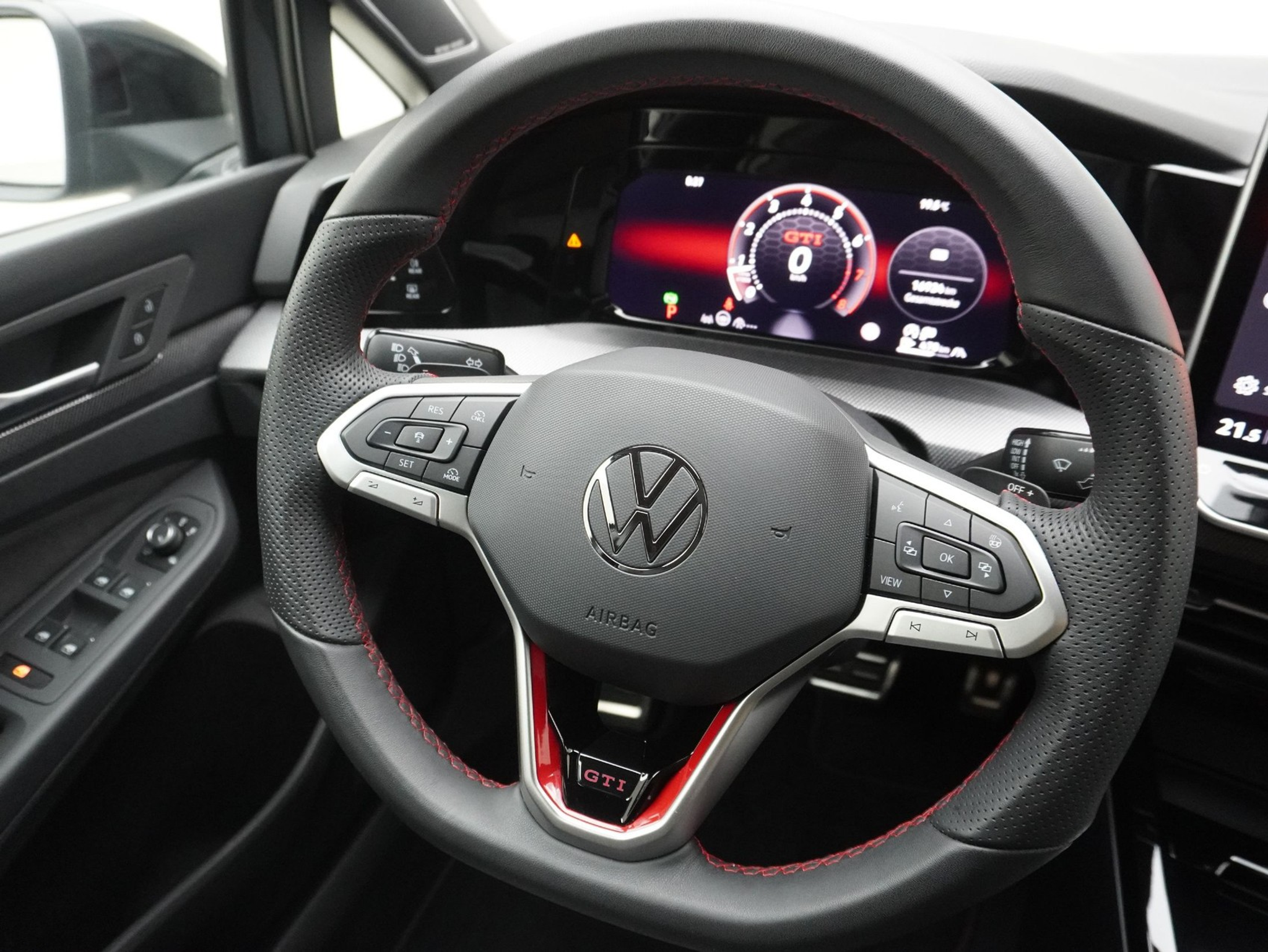 listing desktop thumbnail image 11