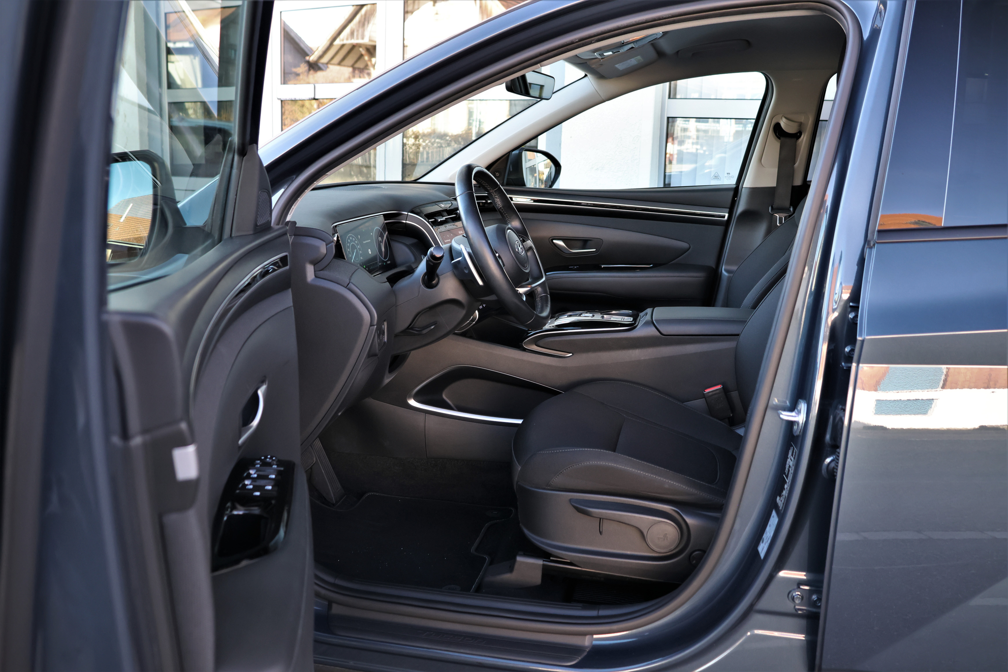 listing desktop thumbnail image 8