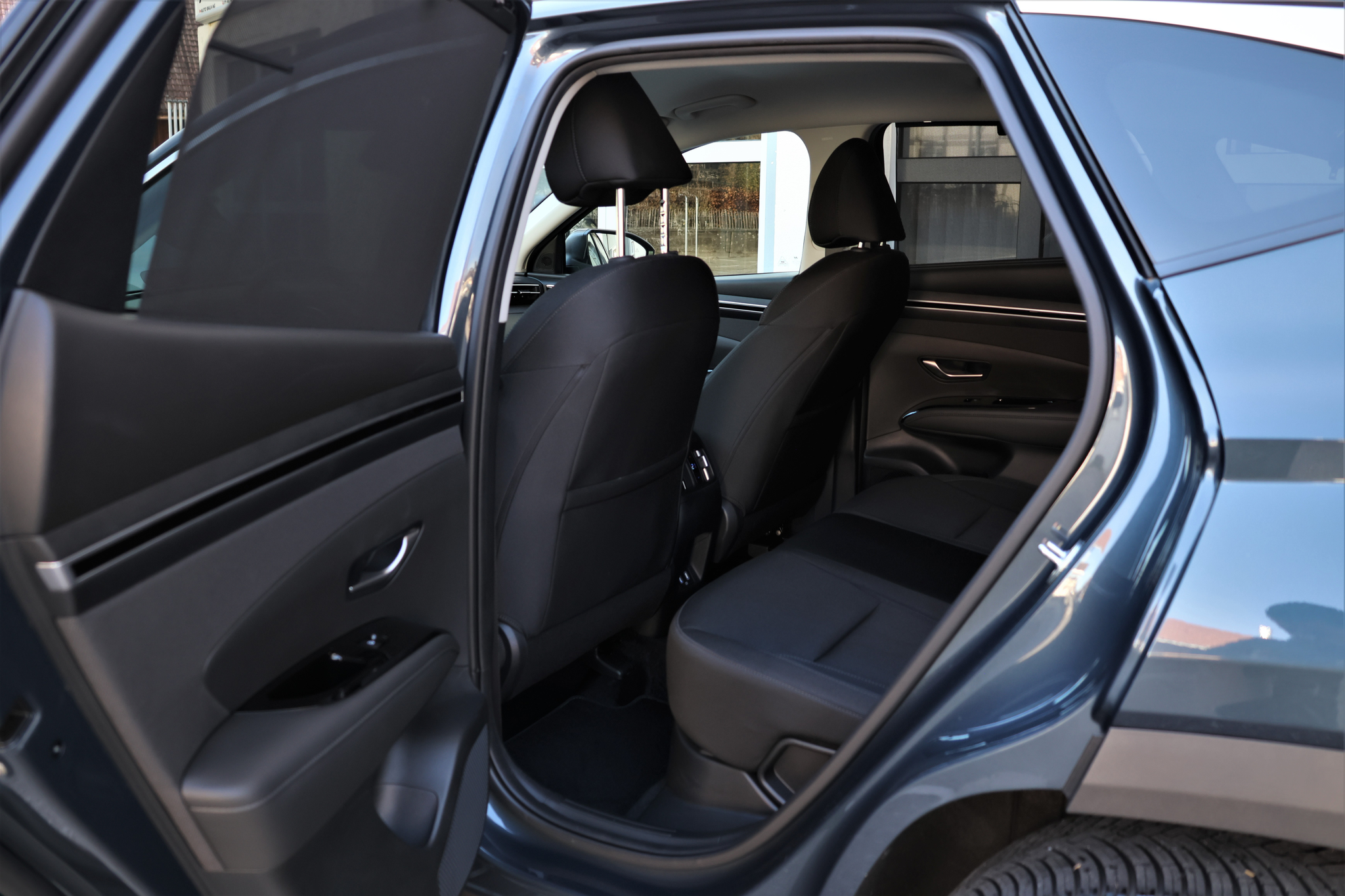 listing desktop thumbnail image 11