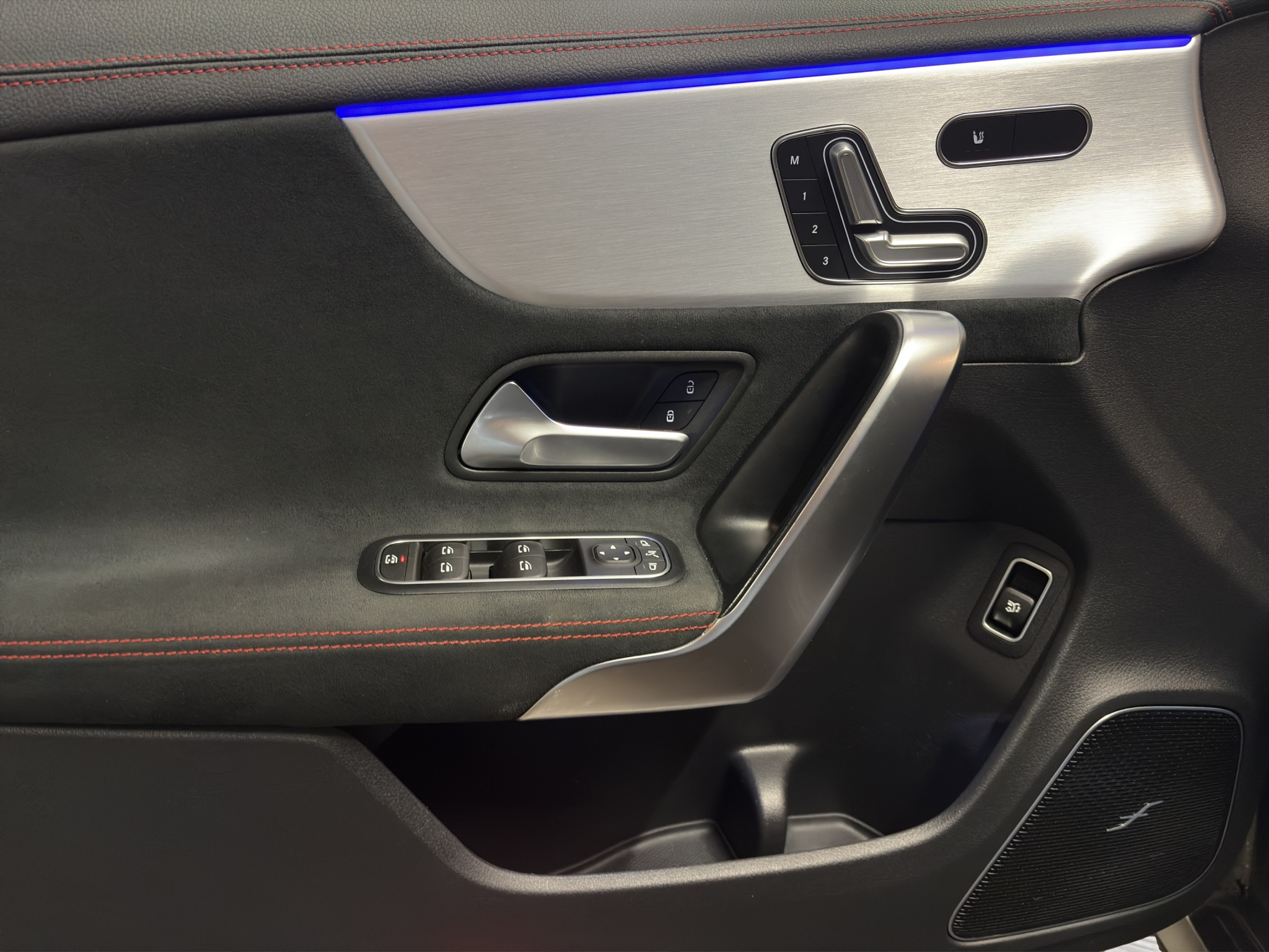 listing desktop thumbnail image 9