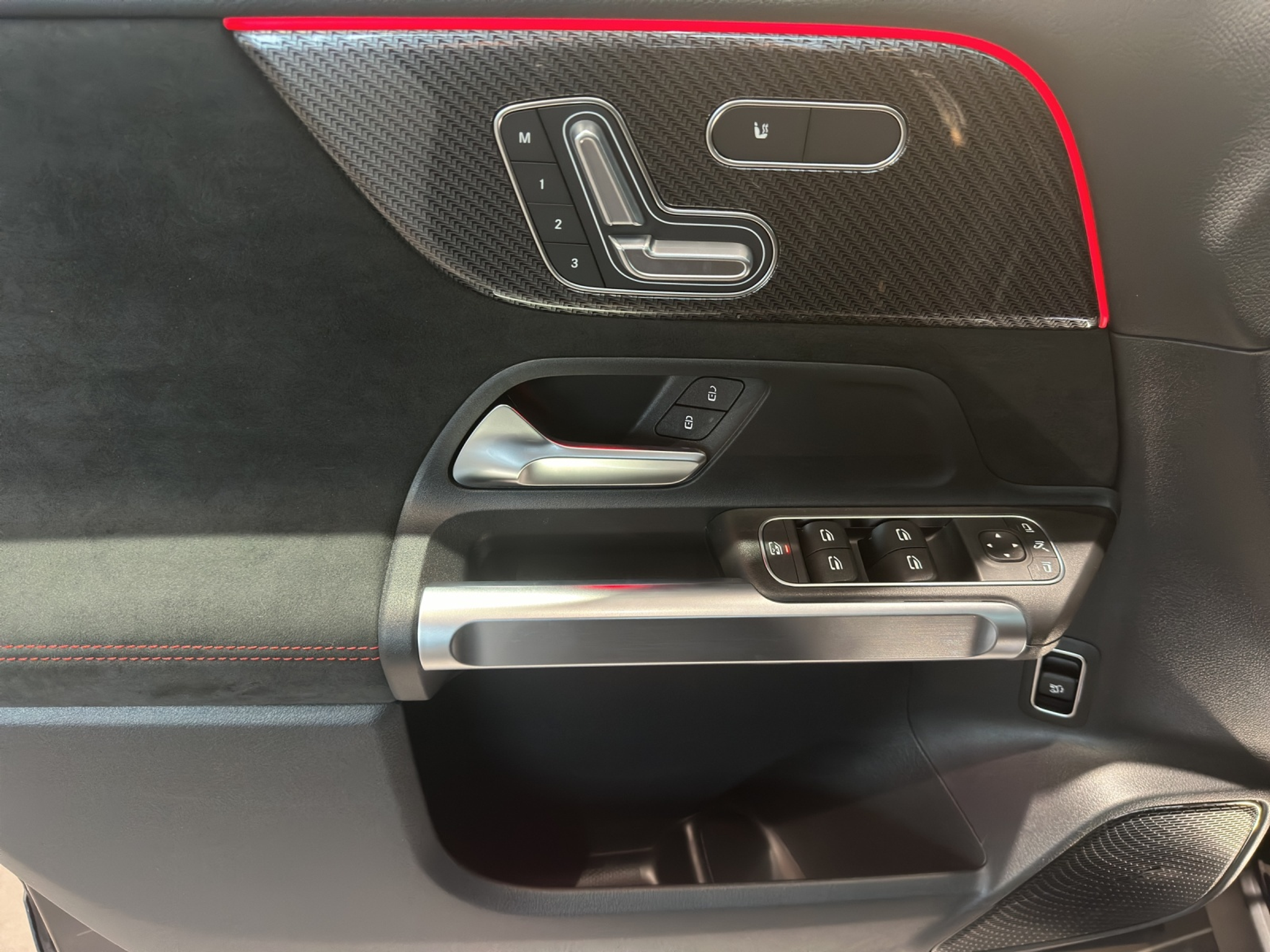 listing desktop thumbnail image 5