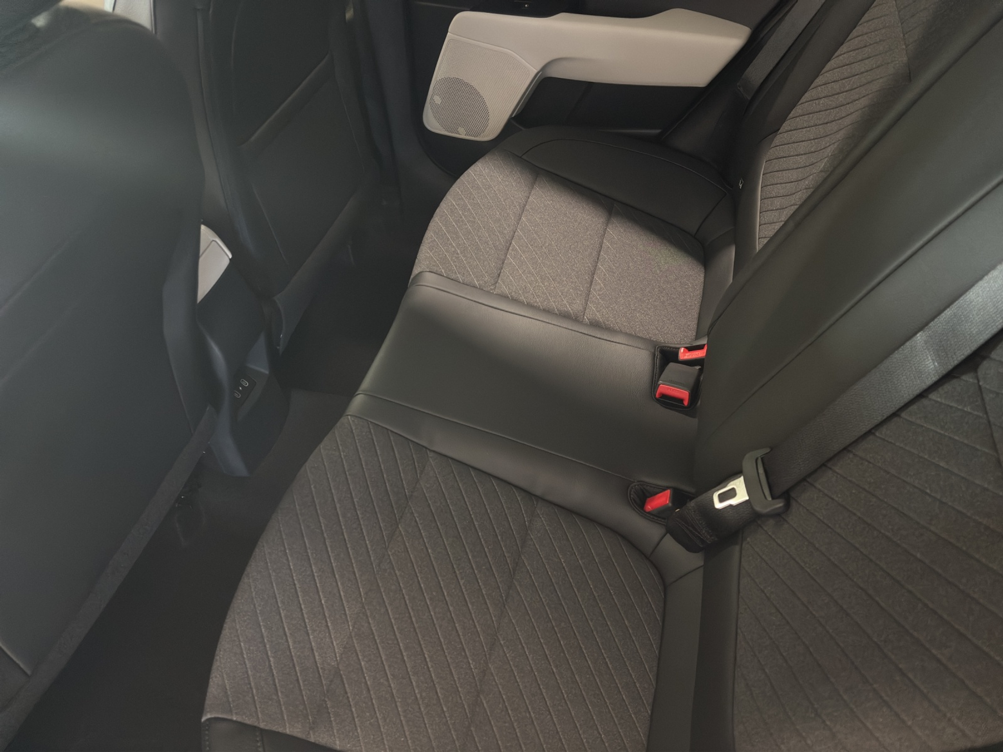 listing desktop thumbnail image 10