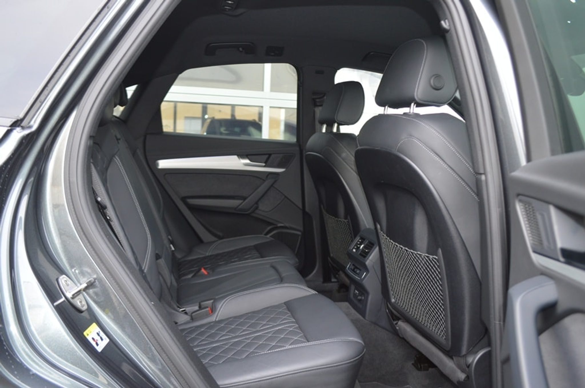 listing desktop thumbnail image 9