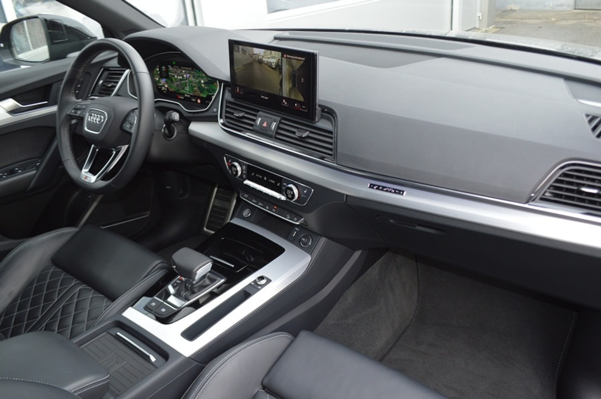 listing desktop thumbnail image 8