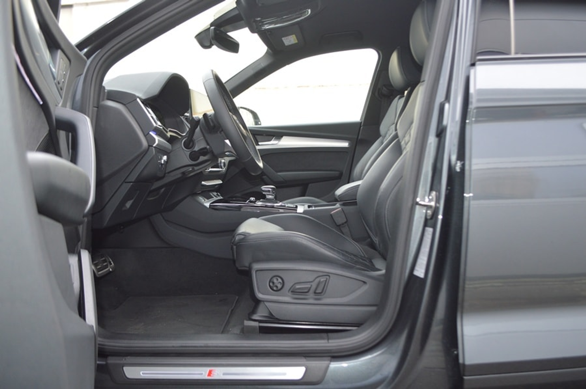 listing desktop thumbnail image 4