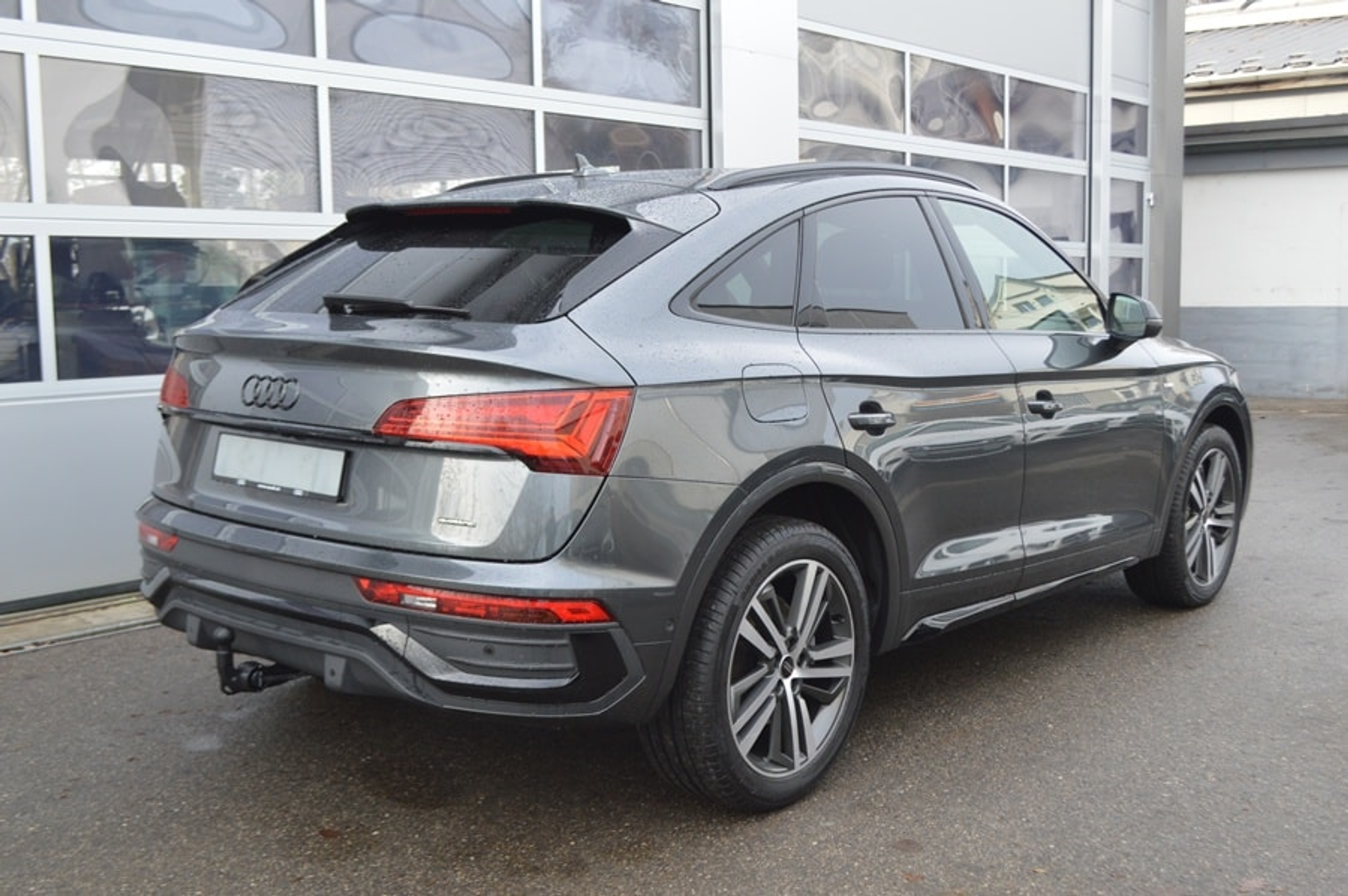 listing desktop thumbnail image 3