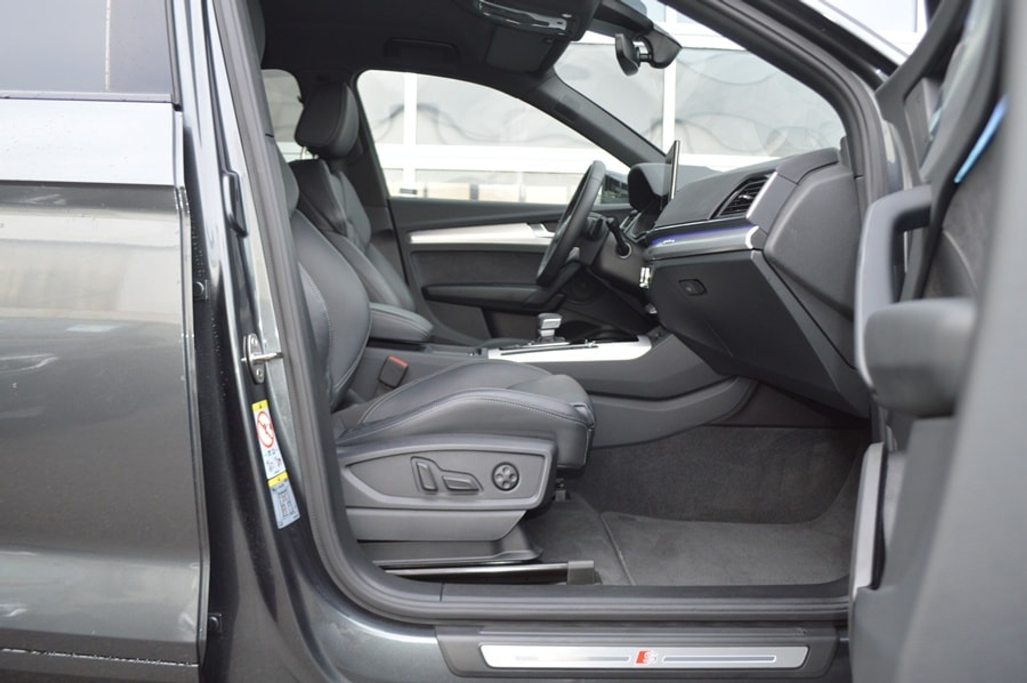 listing desktop thumbnail image 7