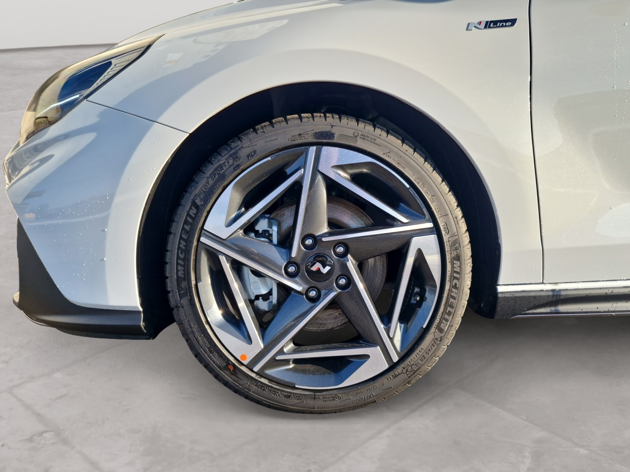 listing desktop thumbnail image 8