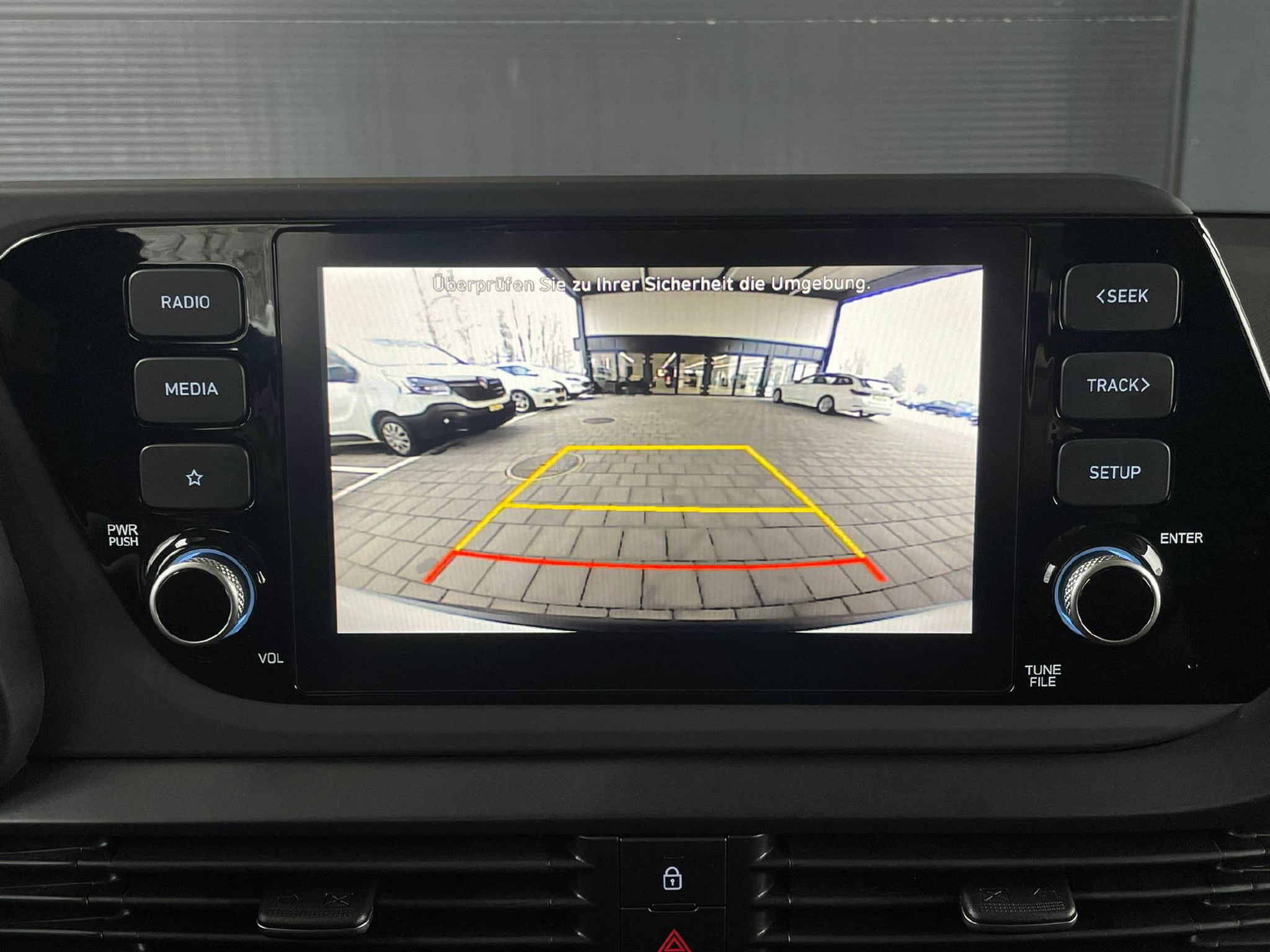 listing desktop thumbnail image 12