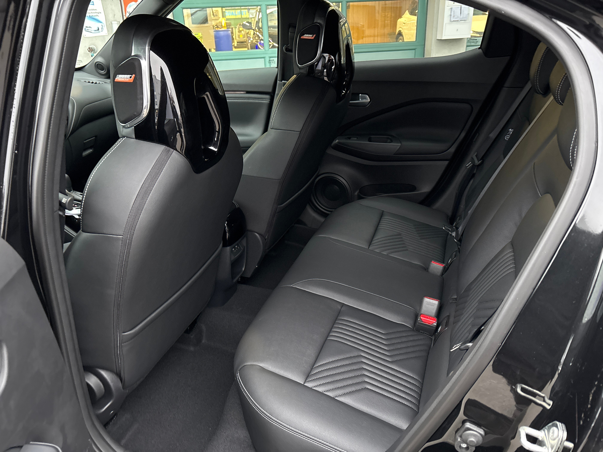 listing desktop thumbnail image 15