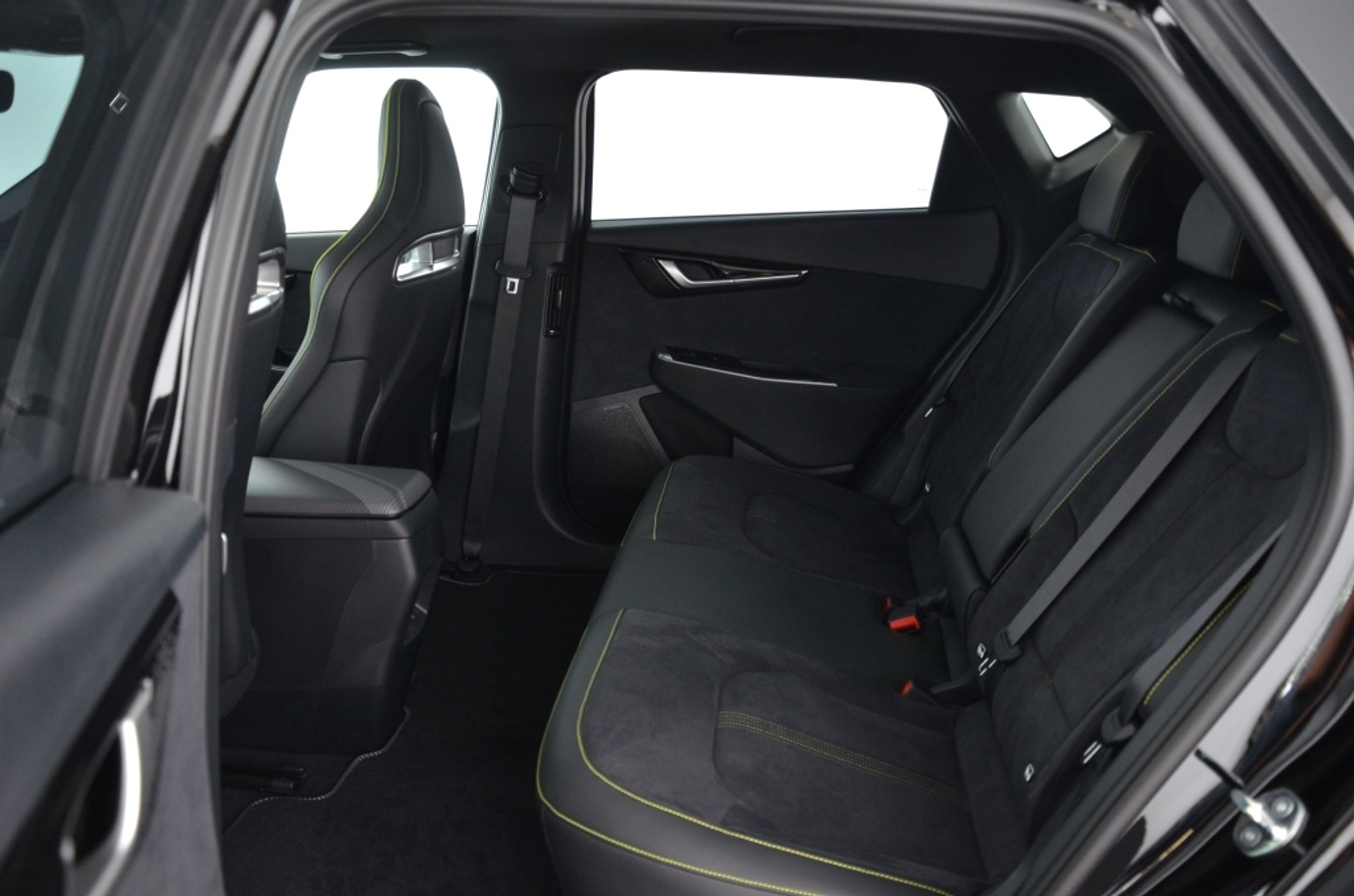 listing desktop thumbnail image 15