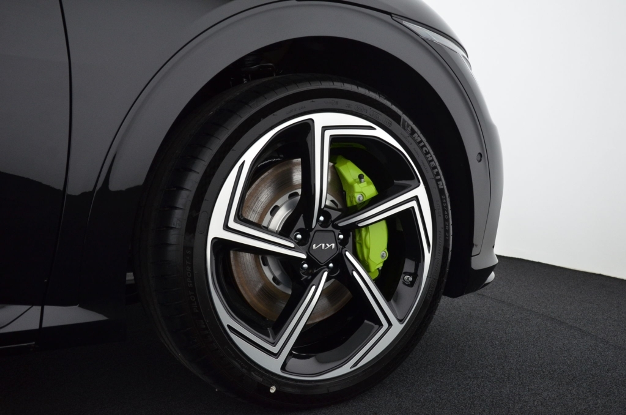 listing desktop thumbnail image 9