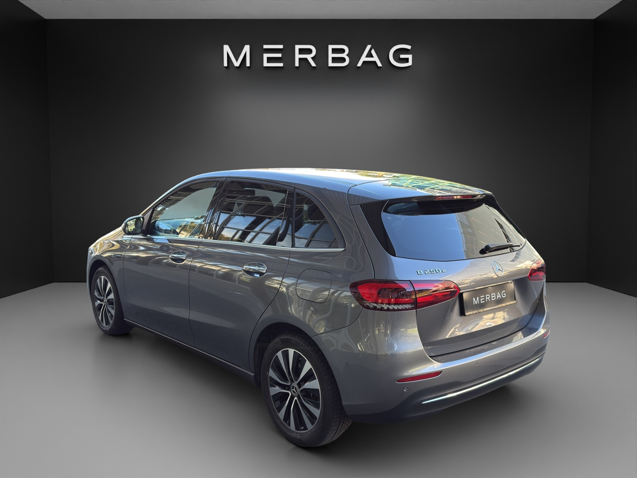 listing desktop thumbnail image 2