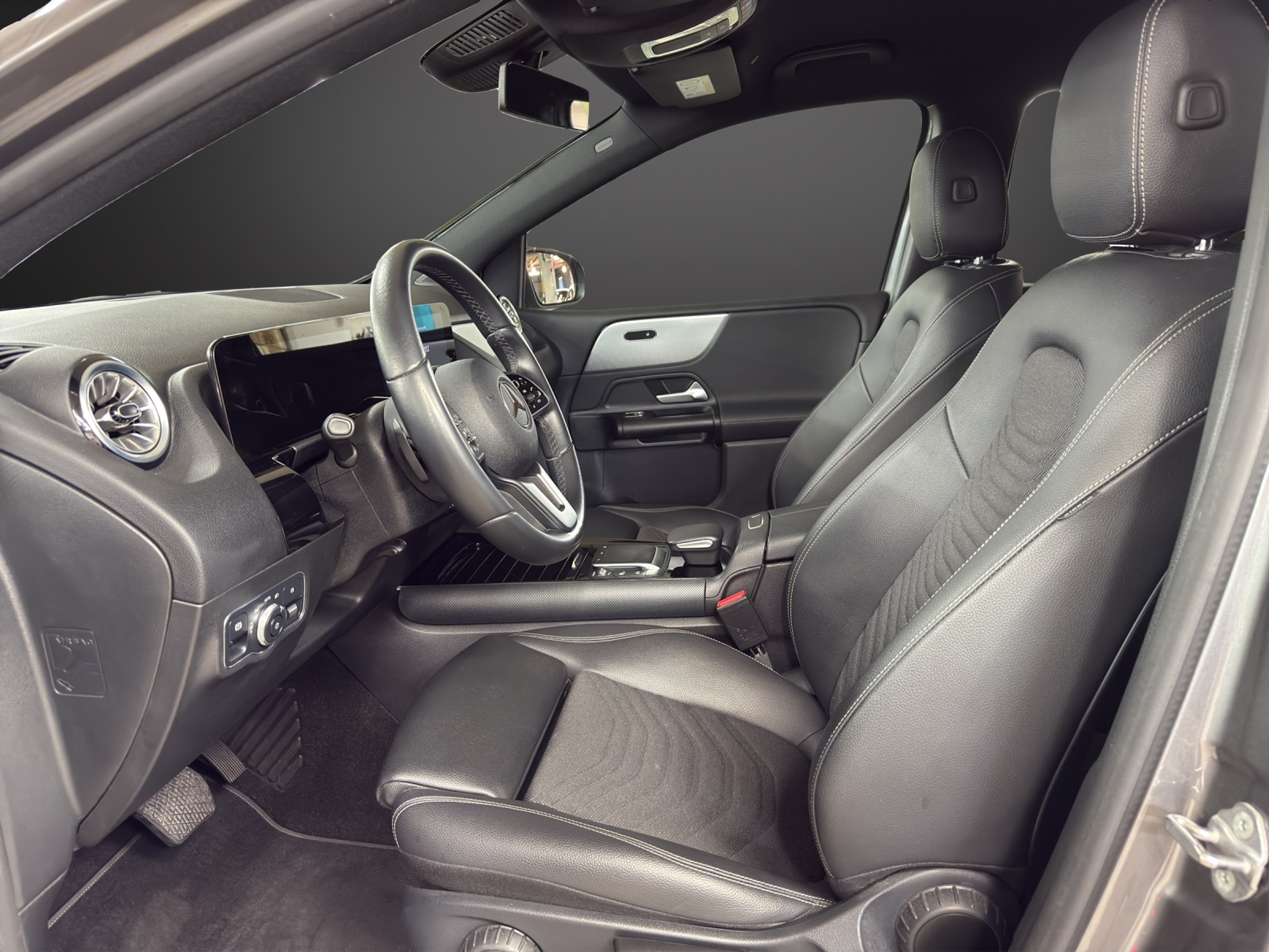 listing desktop thumbnail image 9