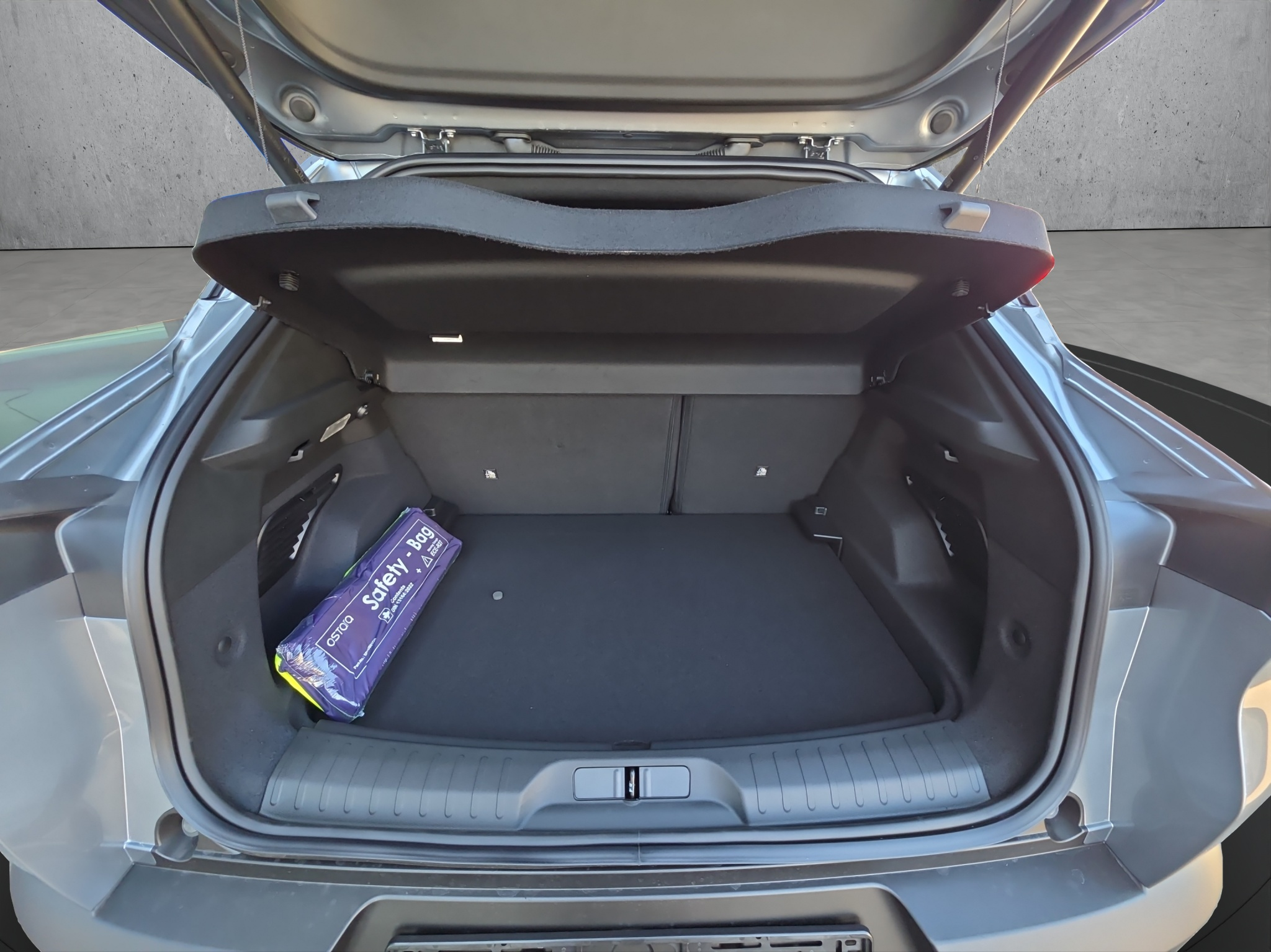 listing desktop thumbnail image 13