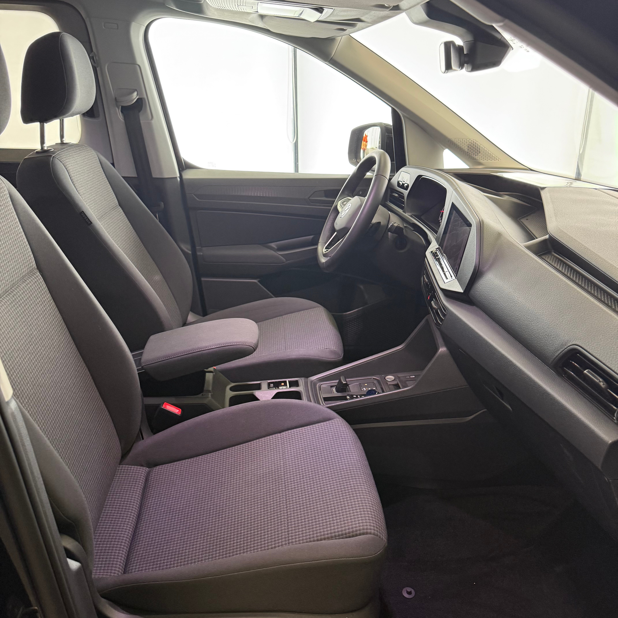 listing desktop thumbnail image 18